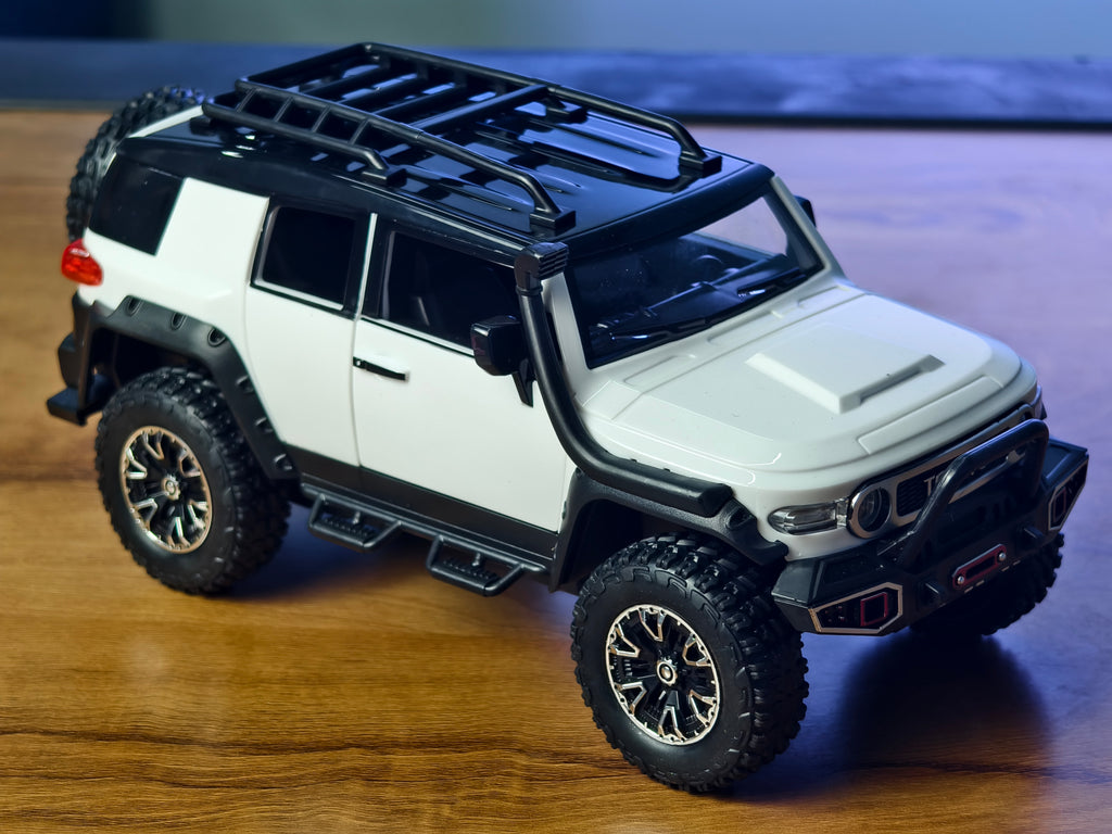Toyota FJ Cruiser 1:24 Scale Premium Detailing
