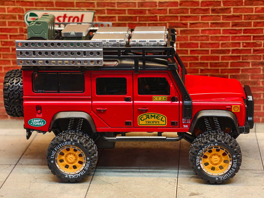 Land Rover Classic 5 Door Defender 110 1:24 Scale
