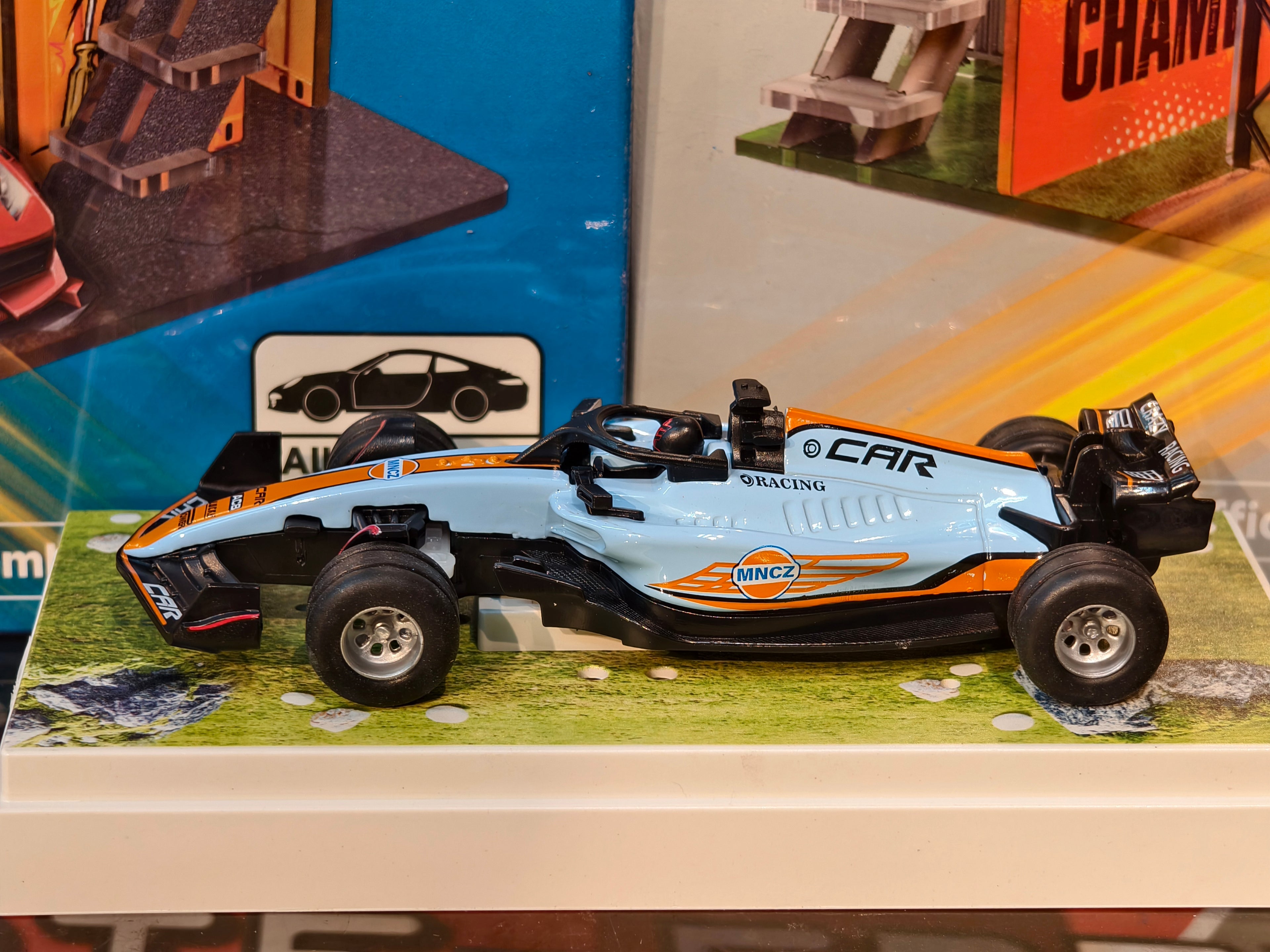 TRASPED Minir RC F1 1:64 Diecast RC Cars