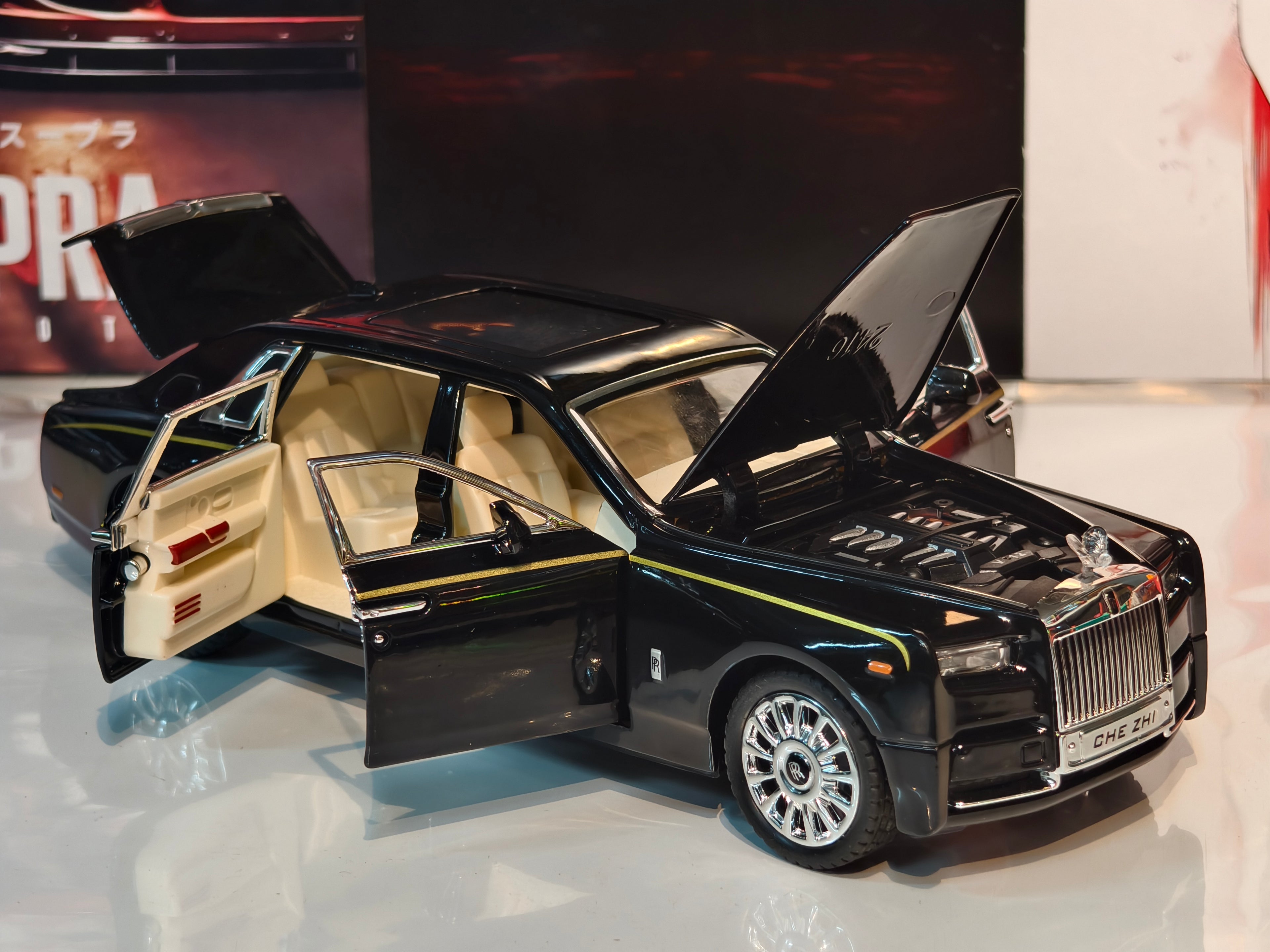 Rolls Royce Phantom VIII 1:24 Scale Premium Detailing