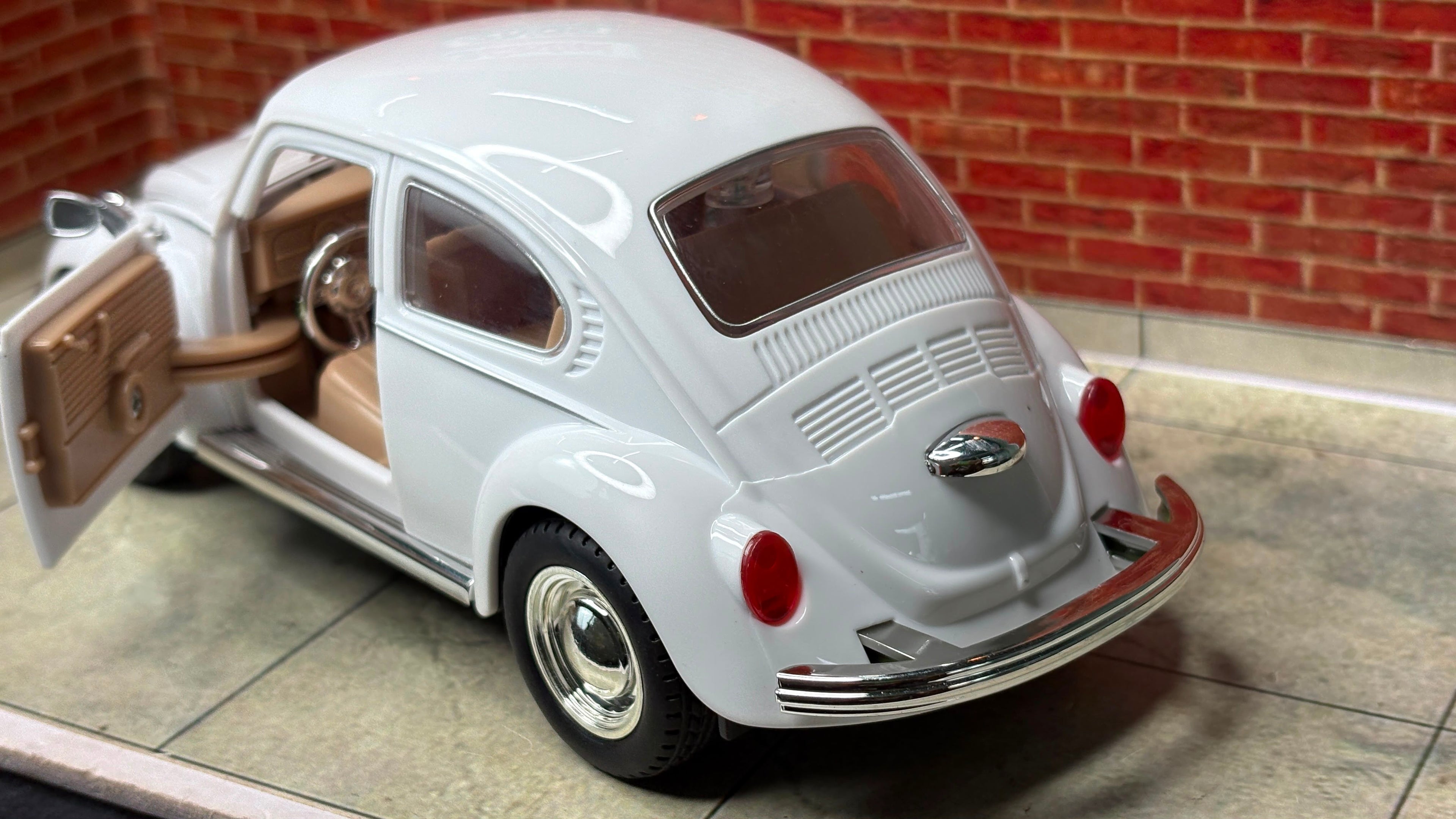 Volkswagen Beetle 1:24 Scale ABS Premium Detailing