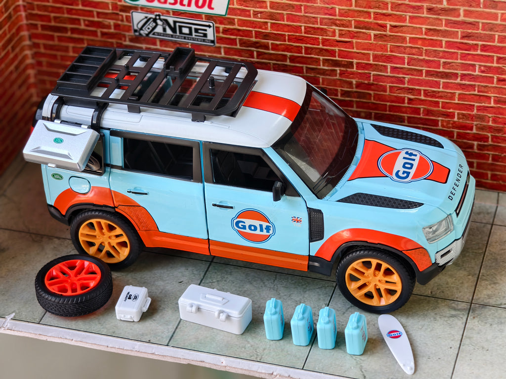 Defender Gulf Edition 1:24 Scale with Accessories