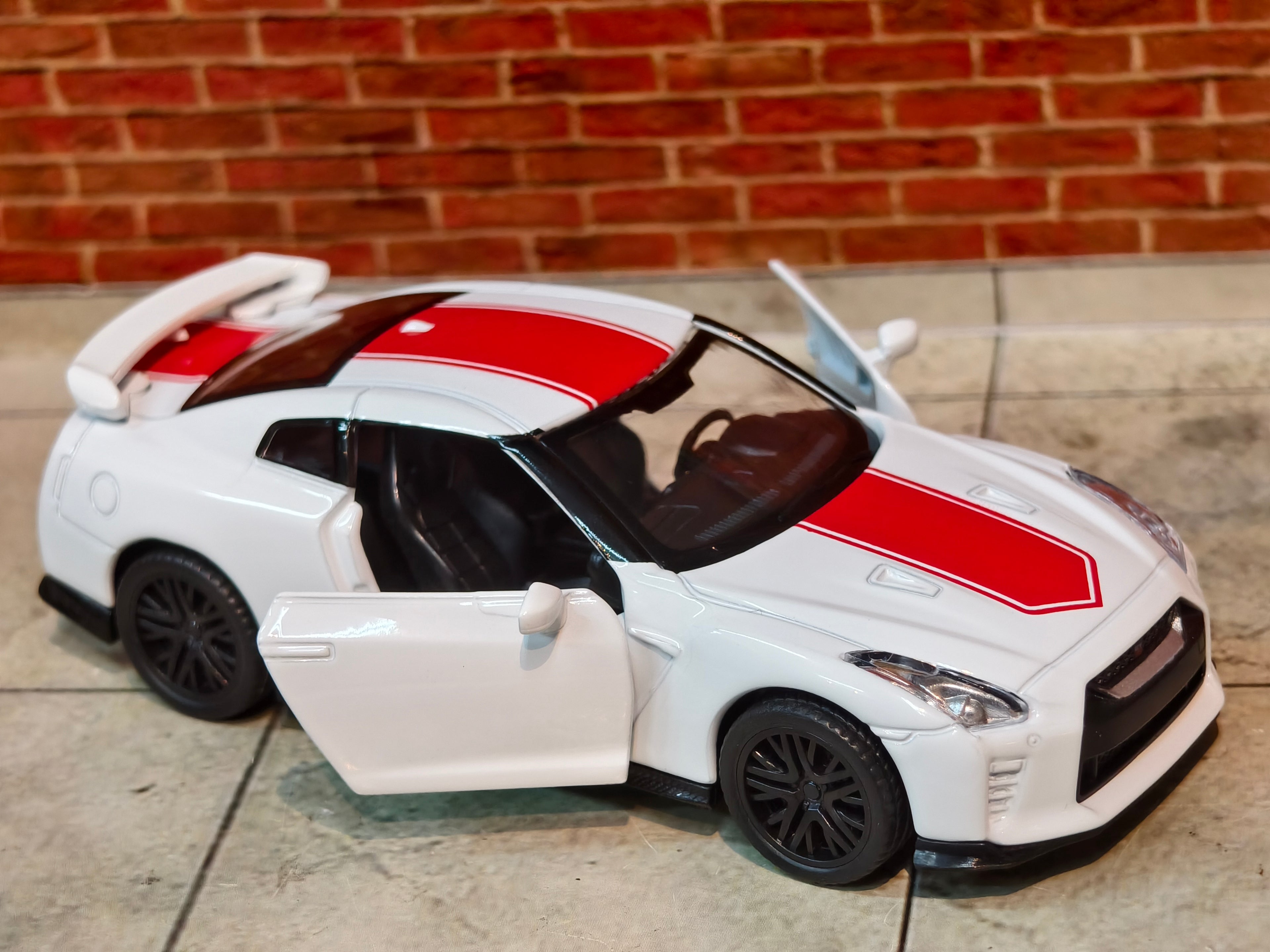 MSZ Official Licensed Nissan GTR R35 50th Anniversary 1:42 Scale