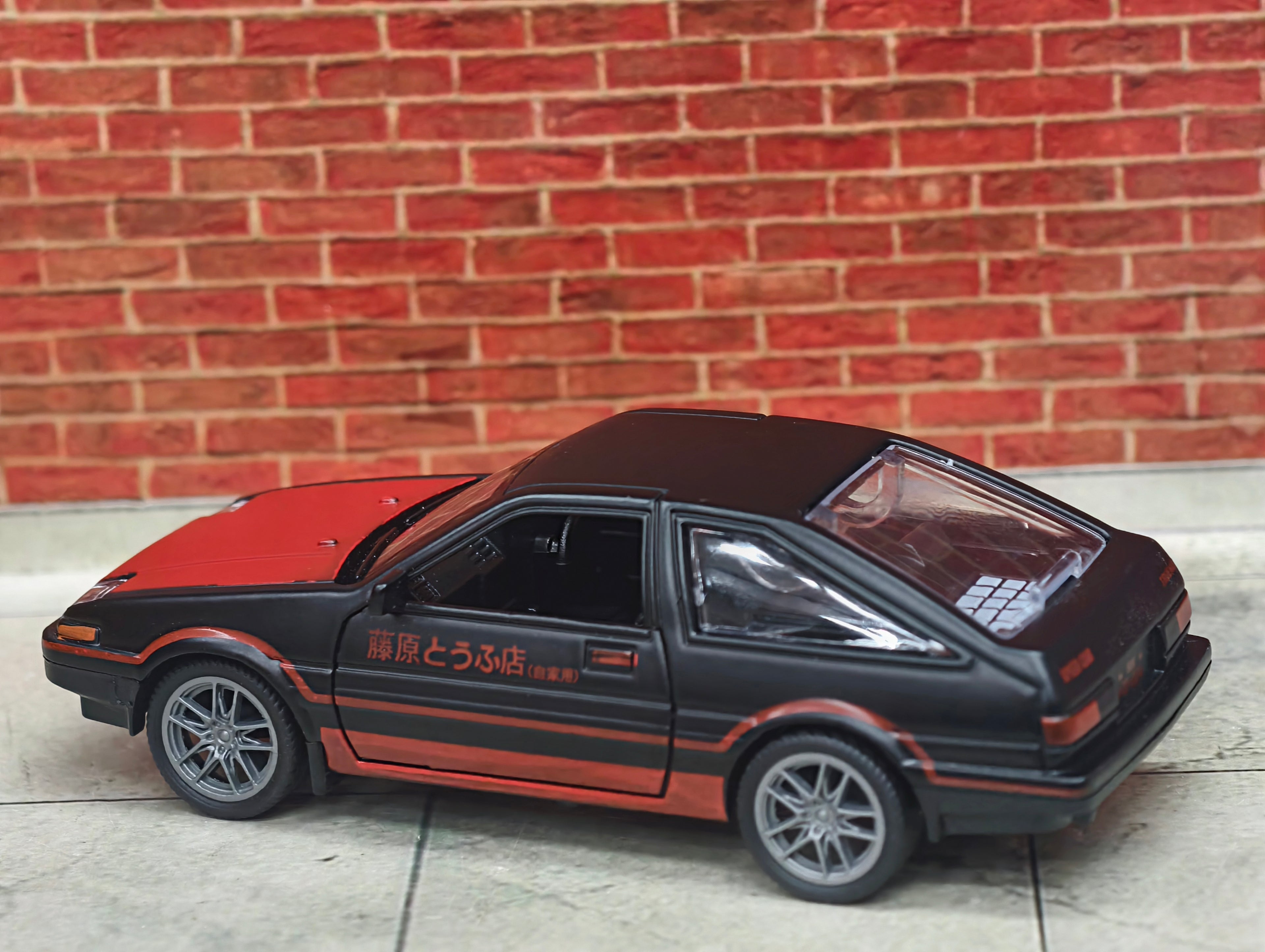 Toyota Trueno AE86 1:36 Scale