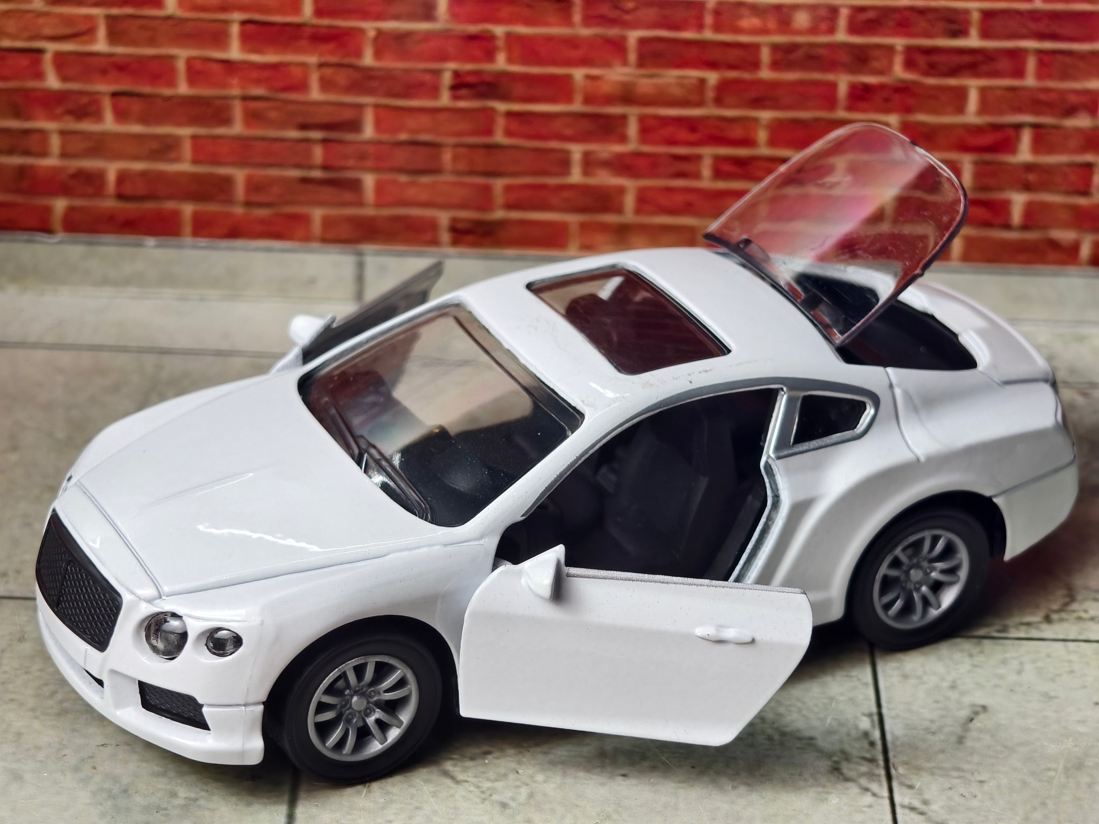 Bentley Continental GT 1:36 Scale Premium Detailing
