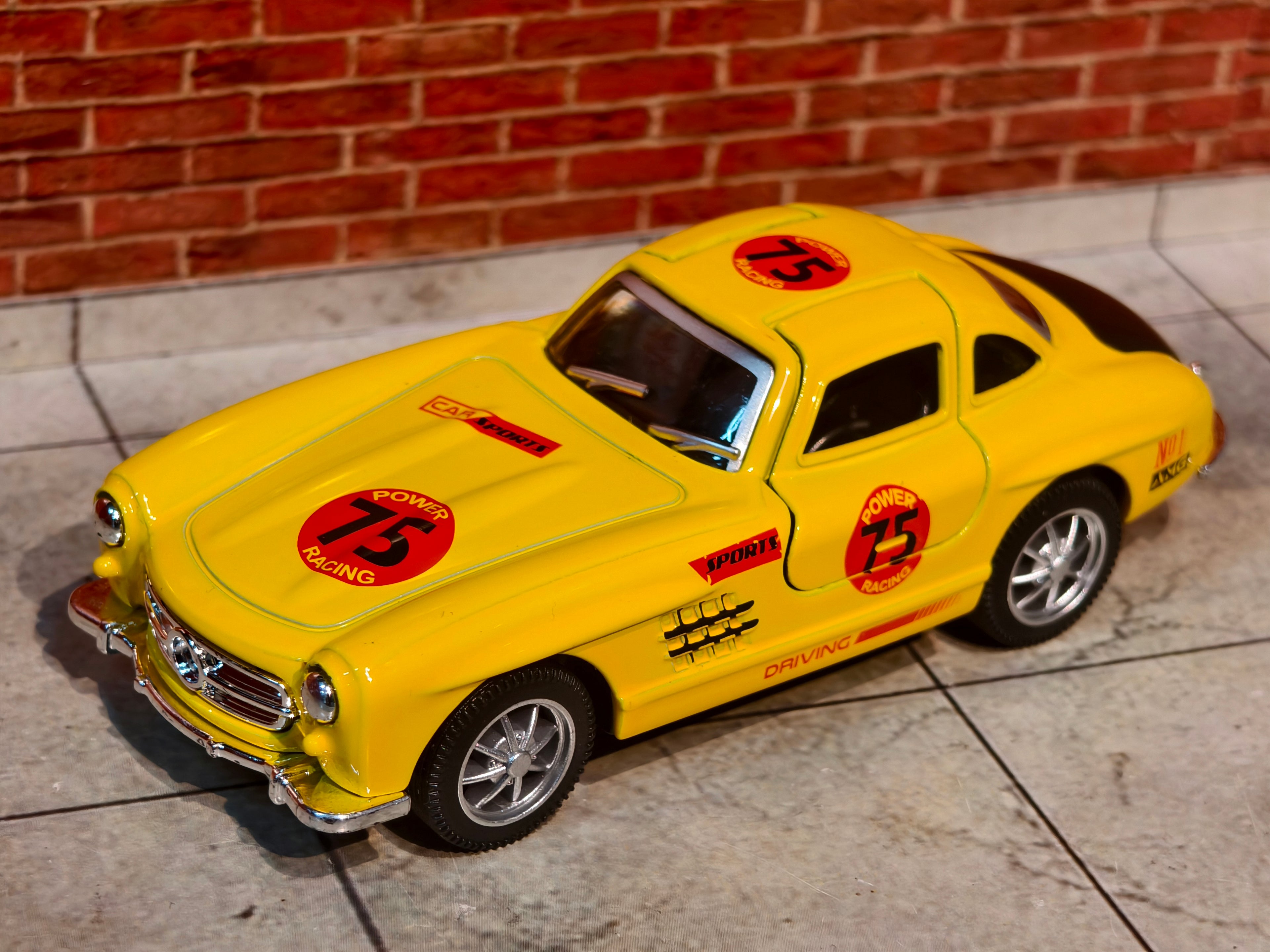 Mercedes Gullwing SL300 1:36 Scale Rally Edition