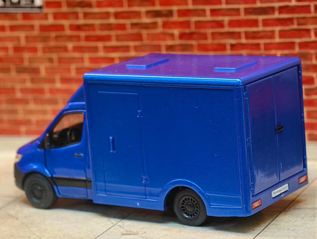Kinsmart Officia Mercedes Benz Sprinter 1:48 Scale
