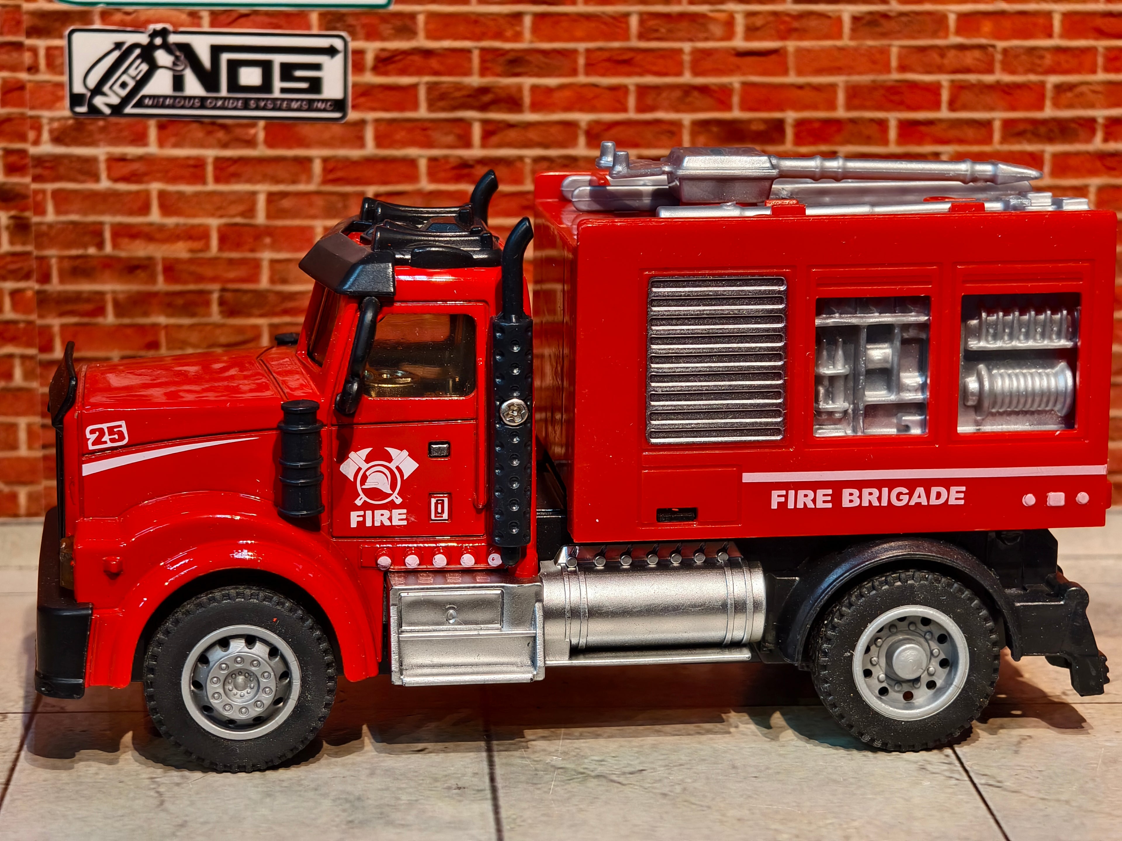 Fire Brigade  Rescue Truck 1:64 Scale