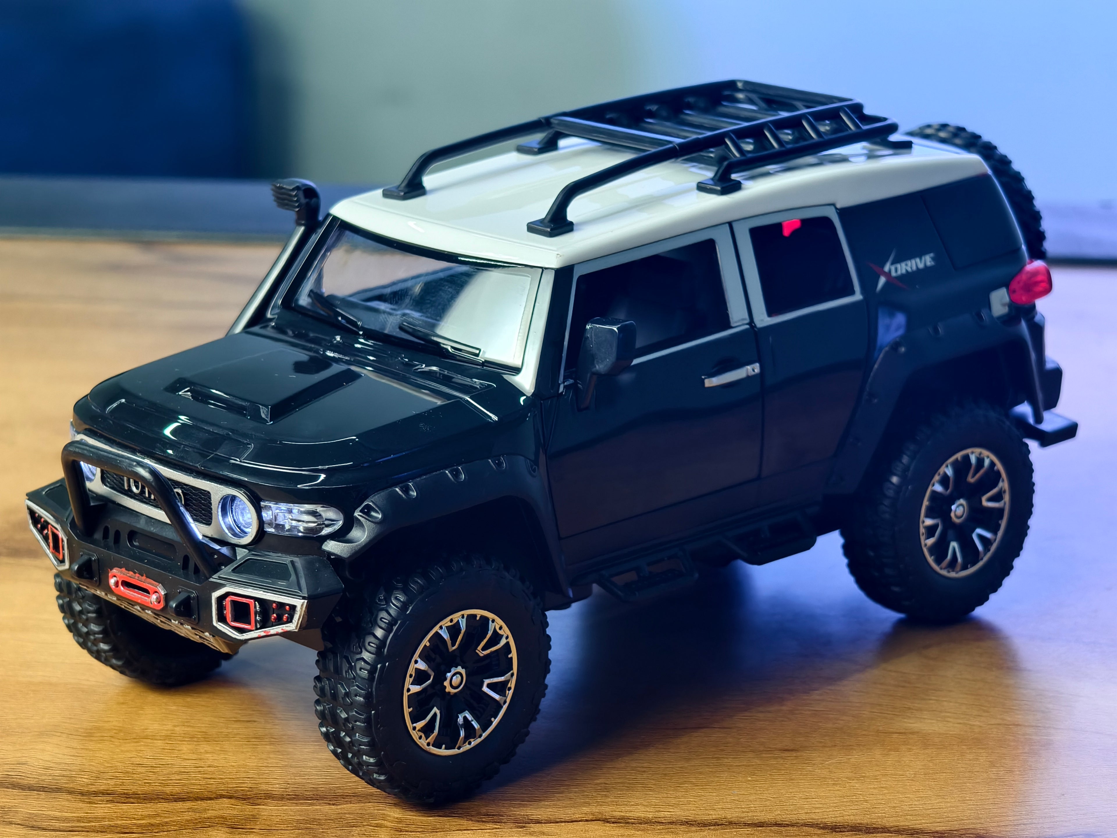 Toyota FJ Cruiser 1:24 Scale Premium Detailing