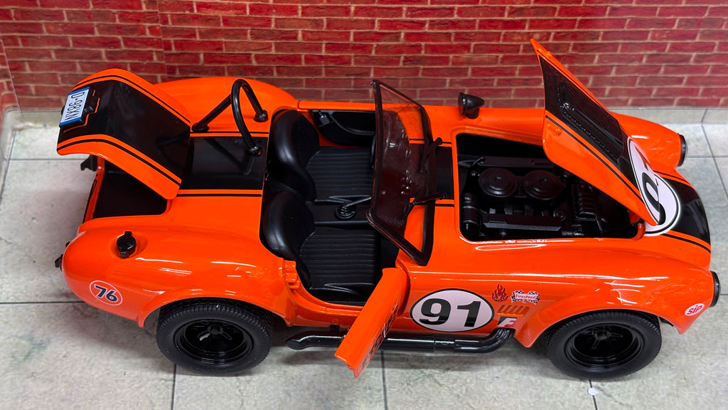 1965 Shelby Cobra 427 S/C Roadster 1:24 Scale Premium Detailing