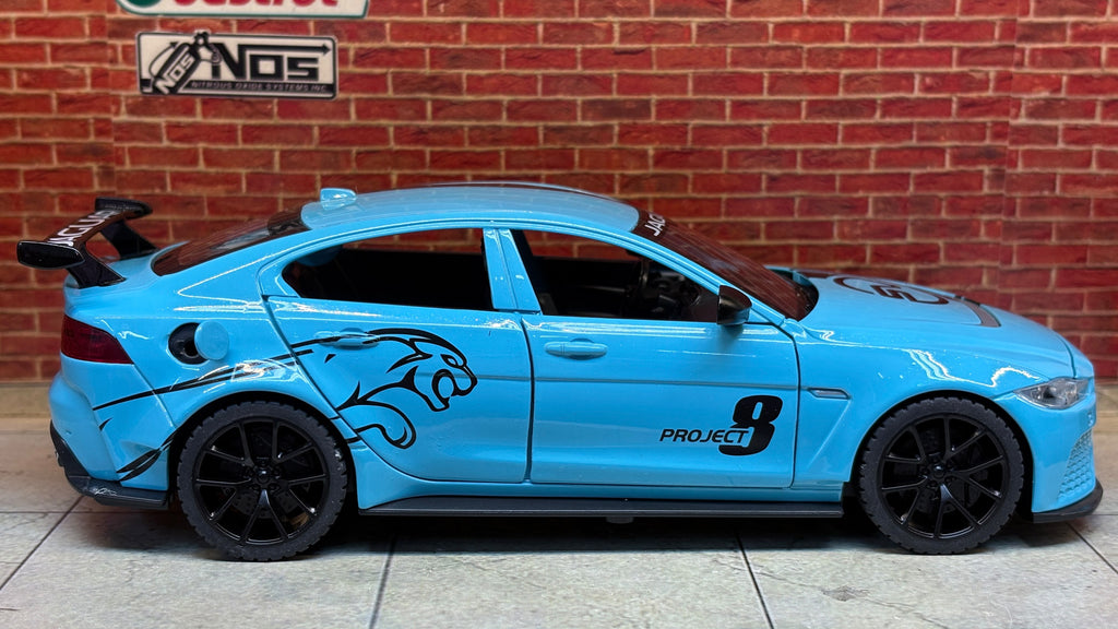 QY Official Licensed Jaguar Project 8 1:24 Scale