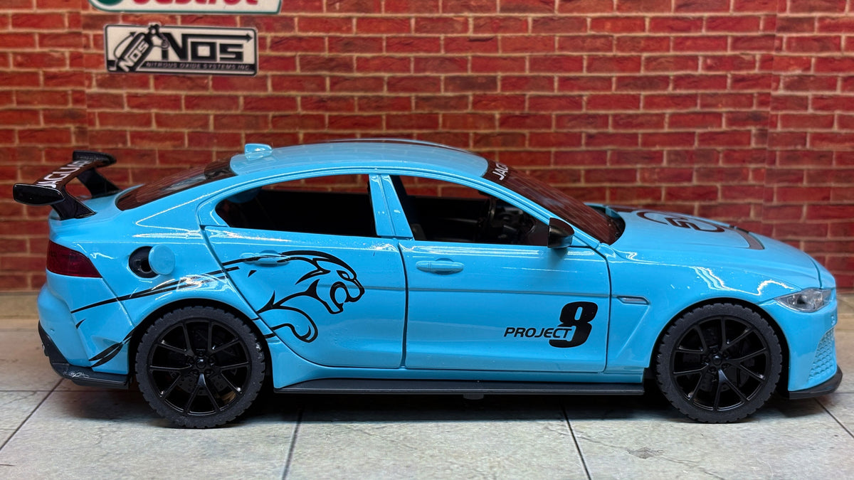 QY Official Licensed Jaguar Project 8 1:24 Scale