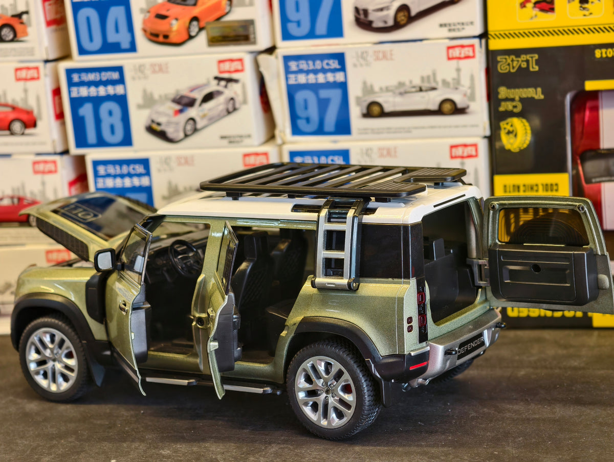 QY Toys Official Licensed Land Rover Defender 110 Blue 1:18  diecast scale model