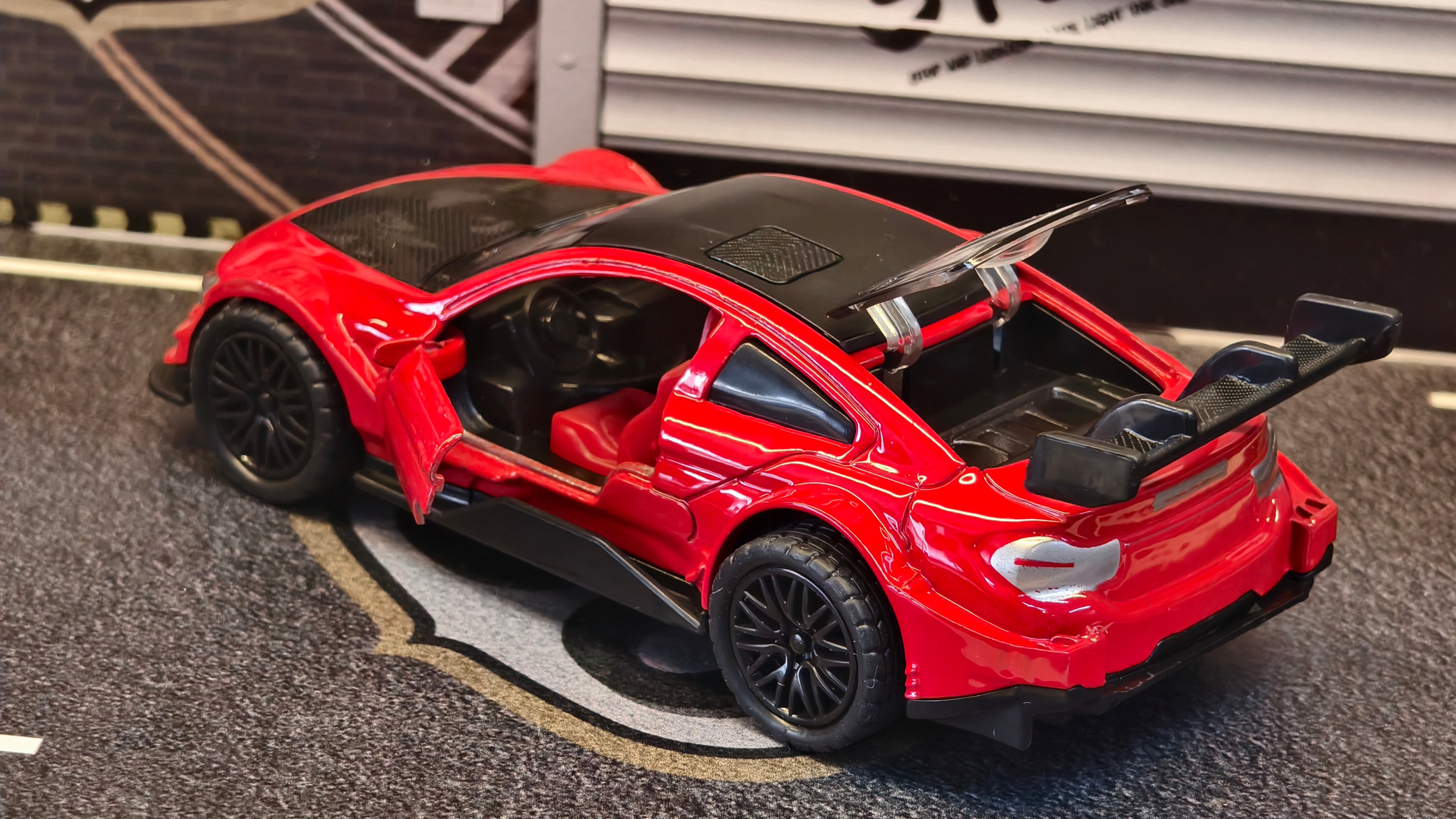 BMW M4 (F82) Widebody 1:36 Scal Premium Detailing