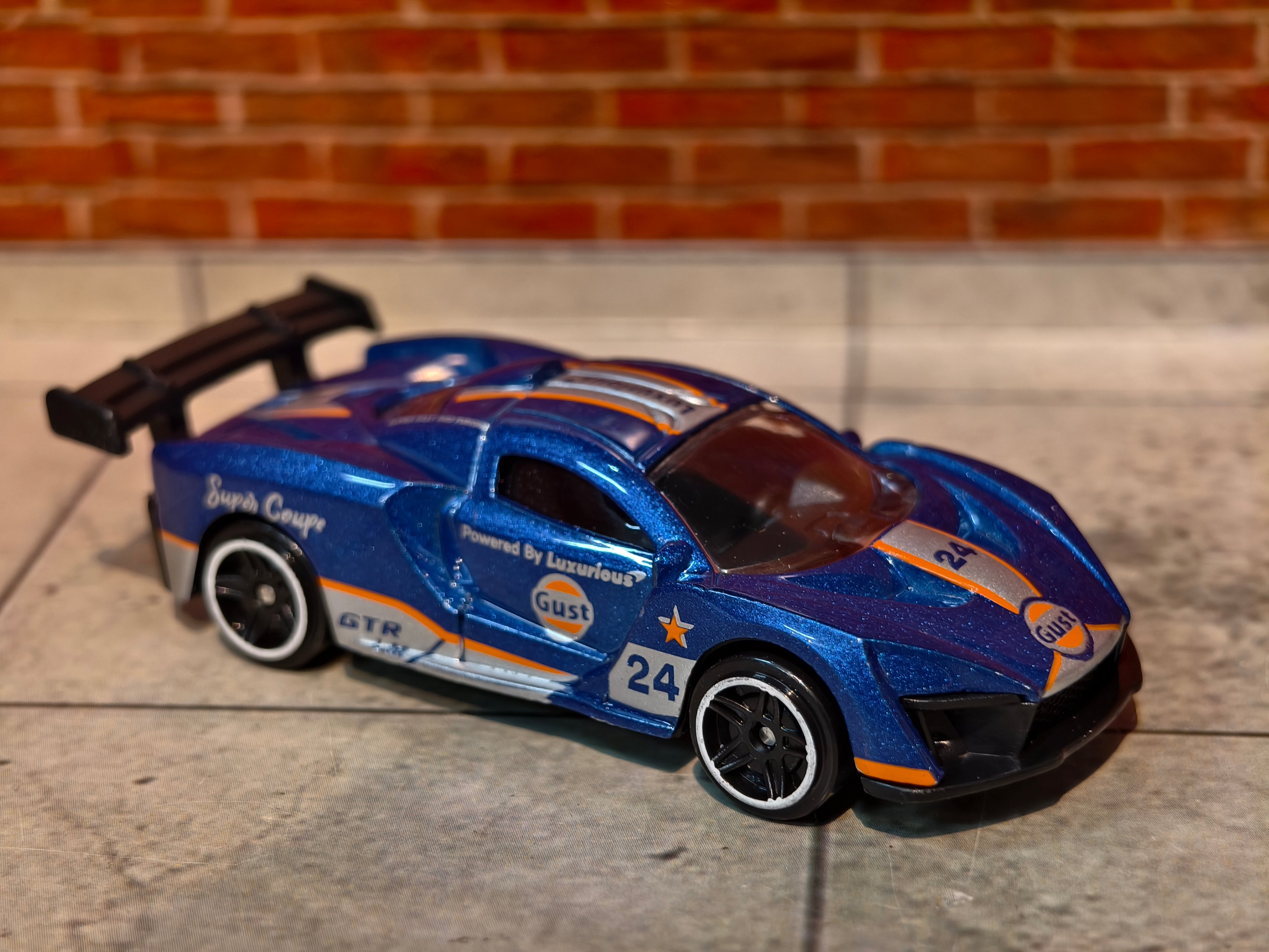 McLaren Senna 1:64 Scale in Acrylic Box