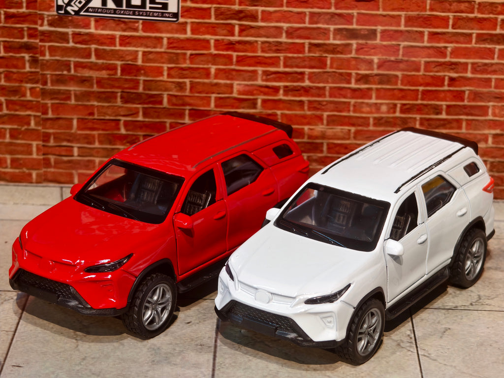 Fortuner 1:36 Scale 3 Door Openable with Light & Sound