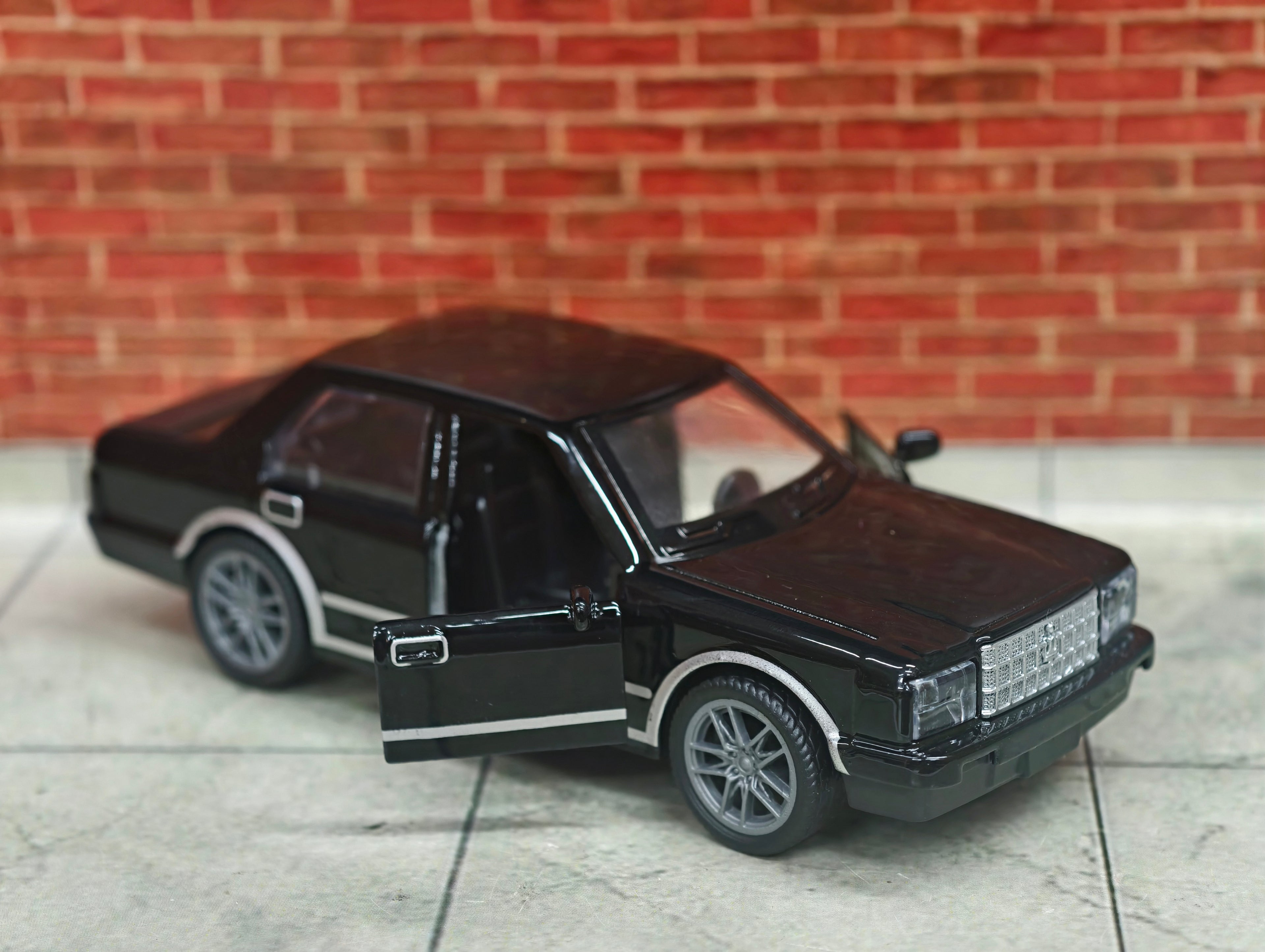 Toyota century 1:36 Scale Premium Detailing