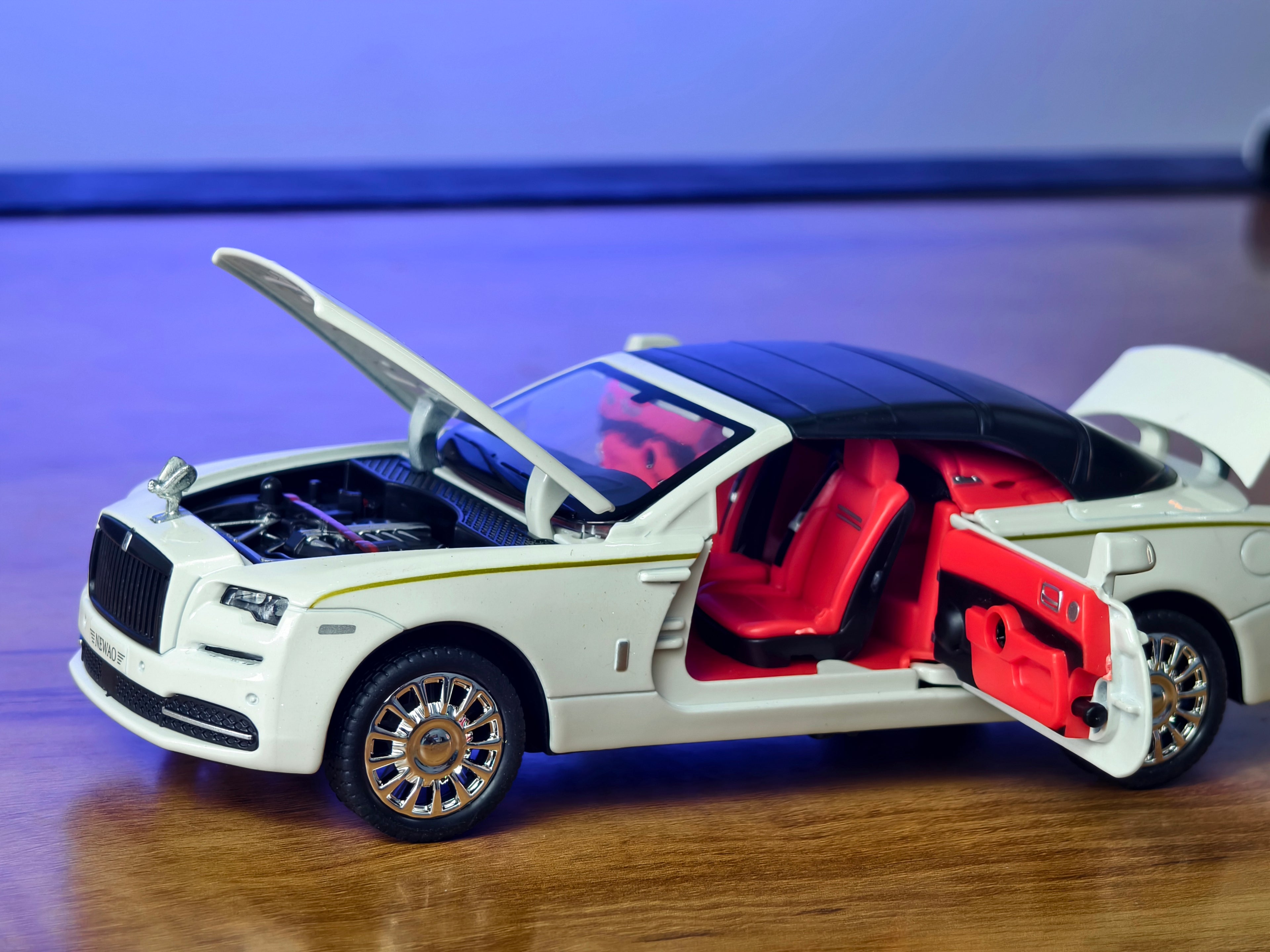 Rolls-Royce Dawn Convertible Black  1:32 Scale