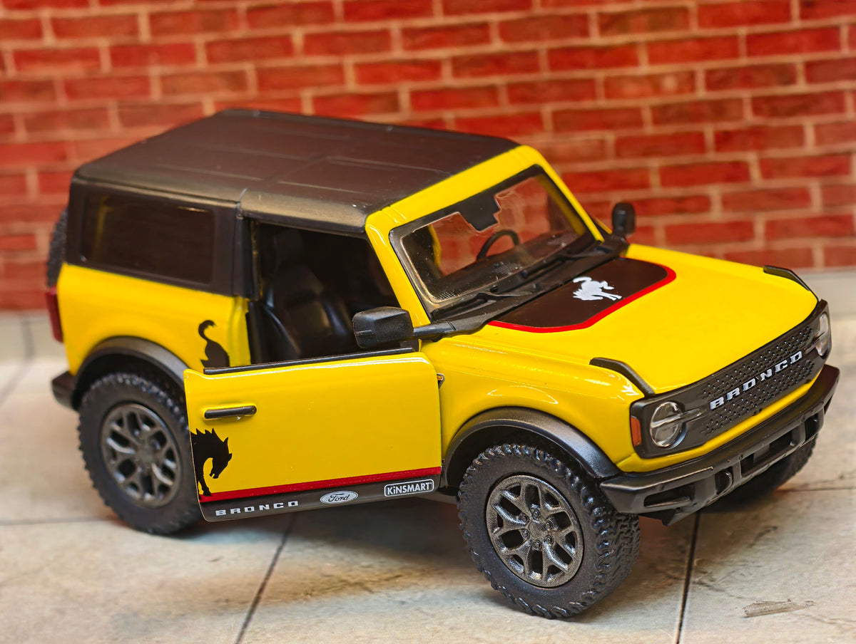 Kinsmart Official Licensed  2022 Ford Bronco 1:38 Scale