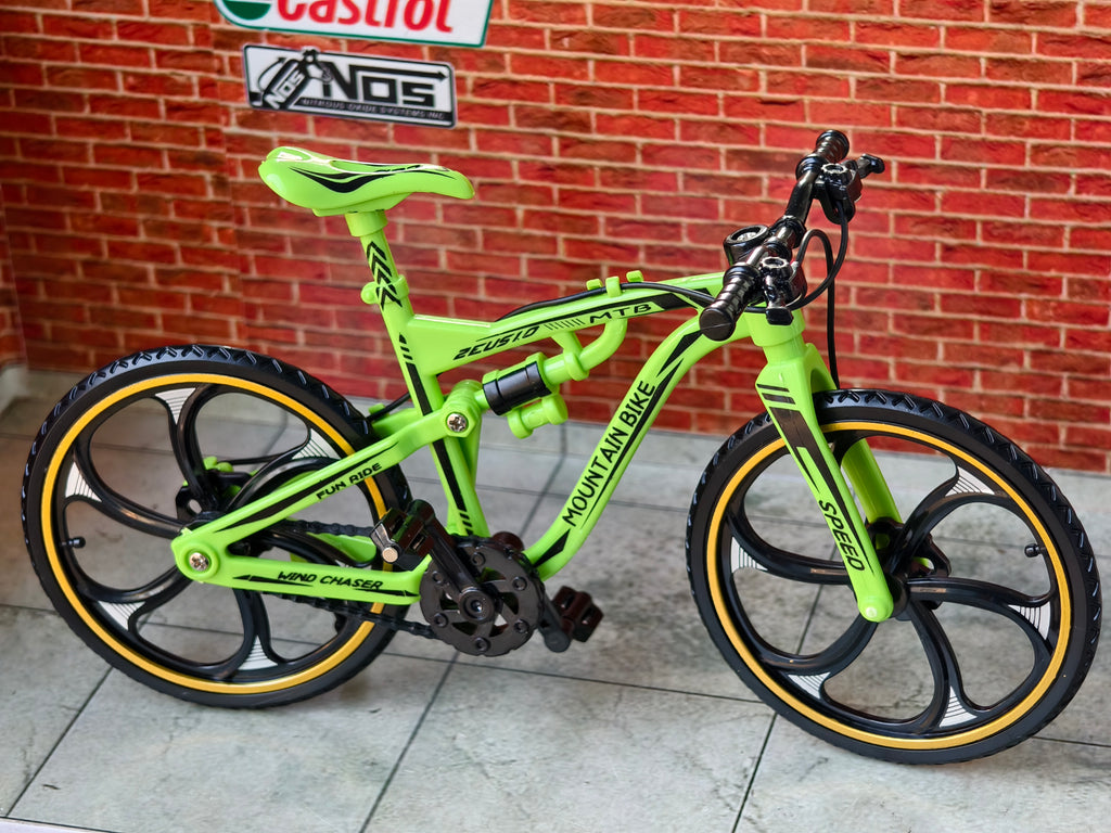 Mountain Bike 1:8 Scale