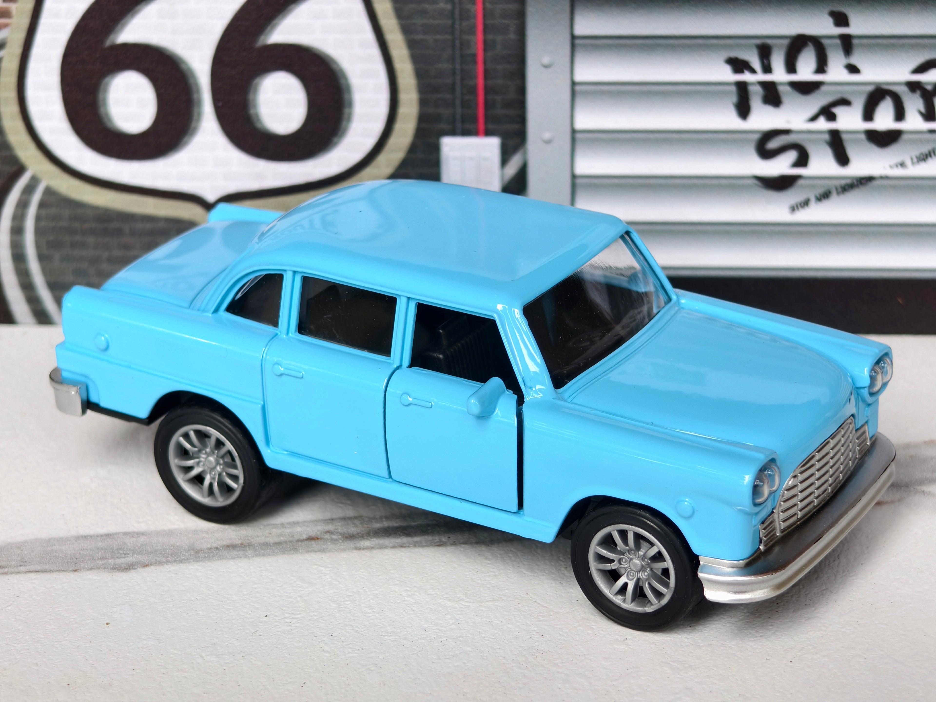 Checker Marathon 1:36 Scale Vintage Car