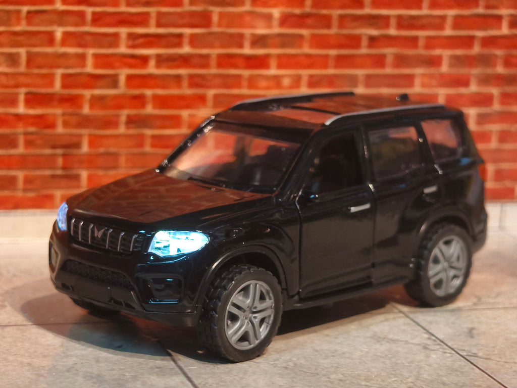 Mahindra Scorpio Classic S11 2022 Facelift 1:36 Scale