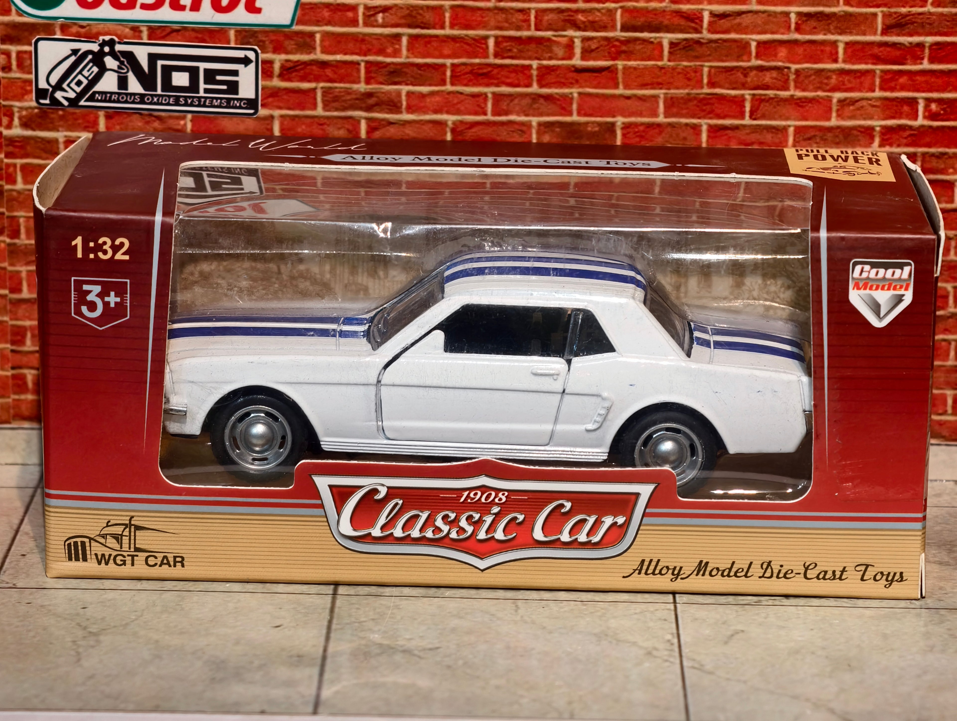 Classic Shelby GT350 Coupe 1965 Model 1:32 Scale