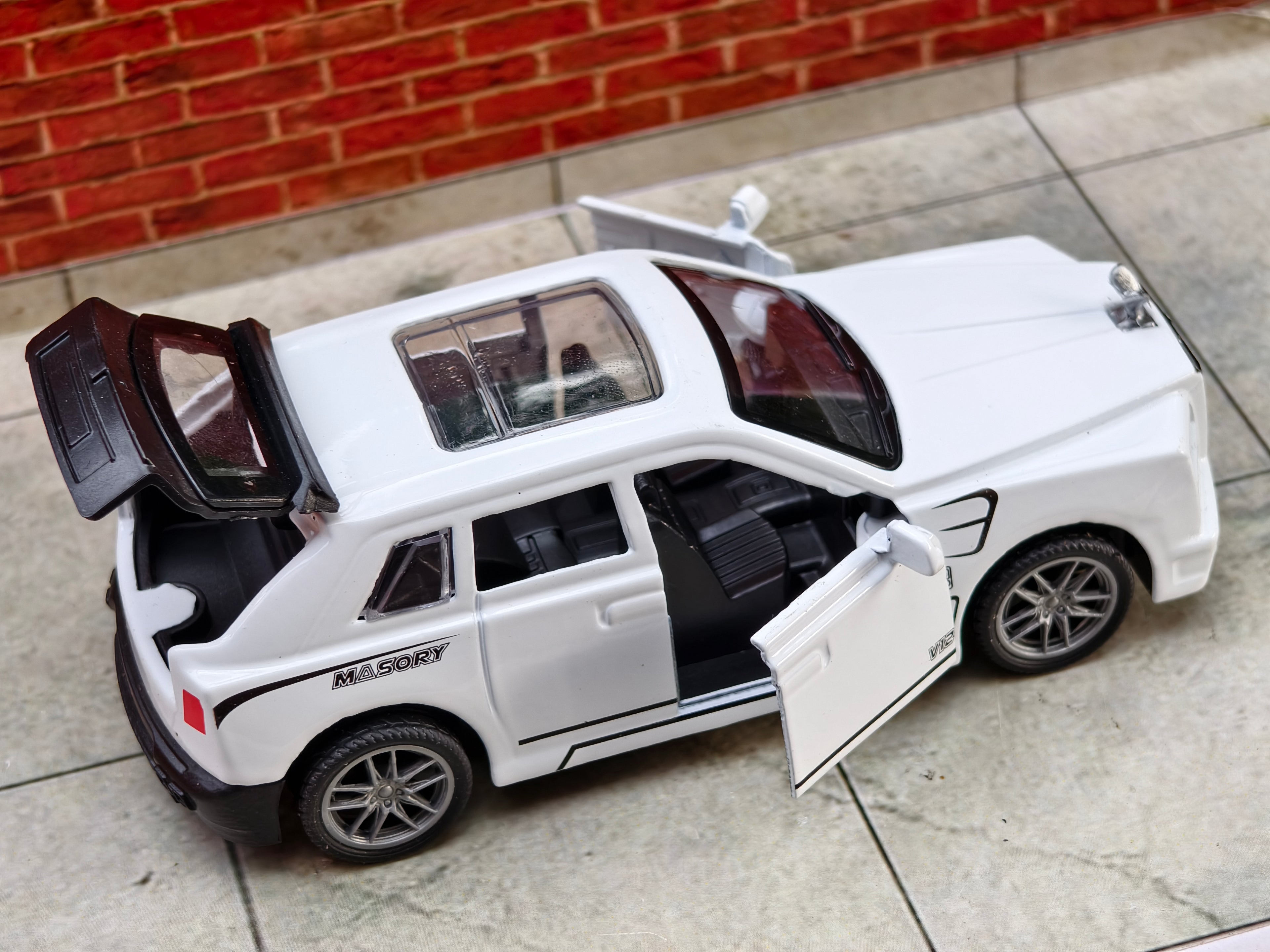 Rolls-Royce Cullinan 1:36 Scale