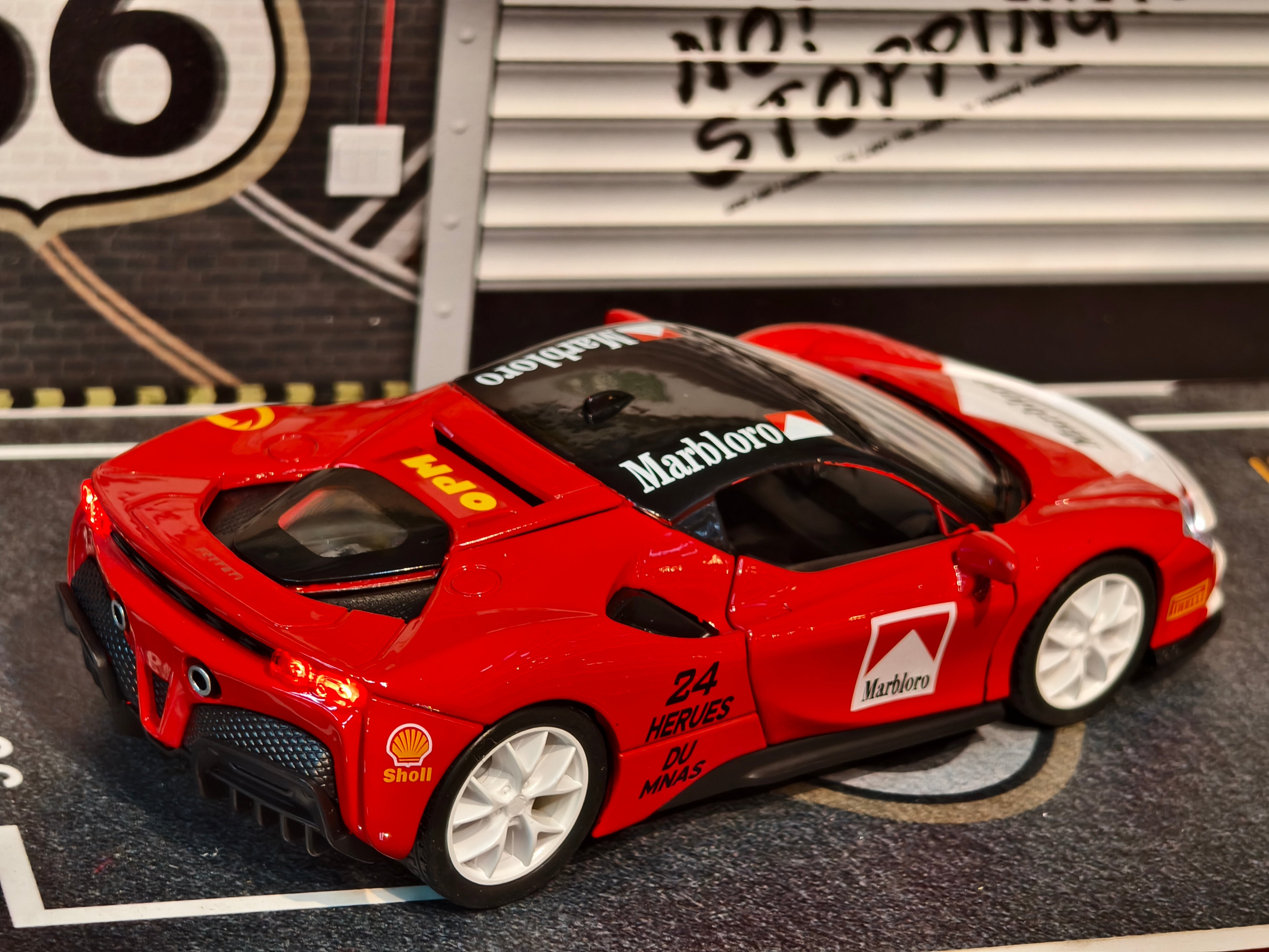 Ferrari SF90 Stradale Marlboro Racing Edition 1:32 Scale