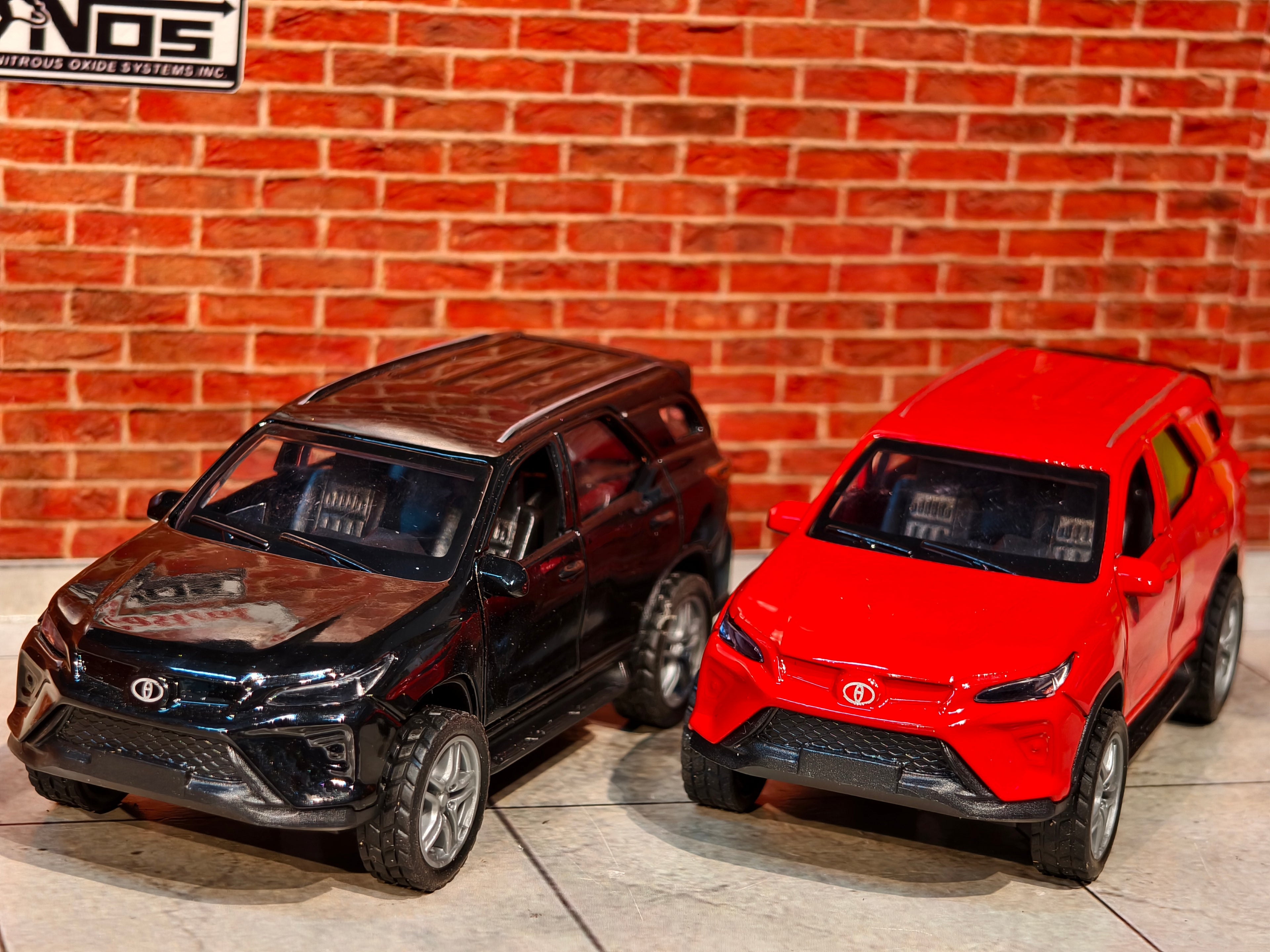 Fortuner 1:36 Scale 3 Door Openable with Light & Sound
