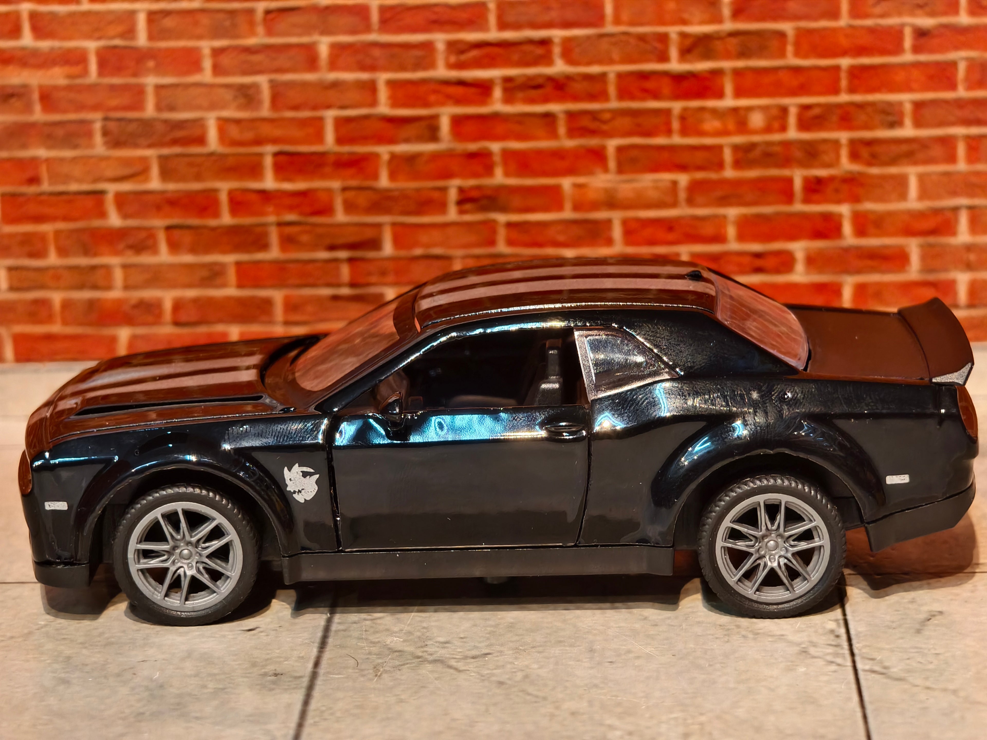 Dodge Challenger SRT 1:36 Scale
