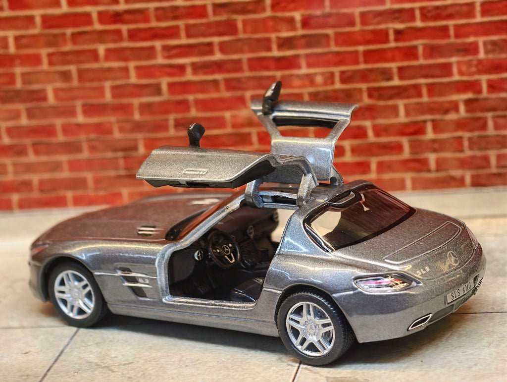 Kinsmart Official Licensed Mercedes Benz SLS AMG 1:36 Scale