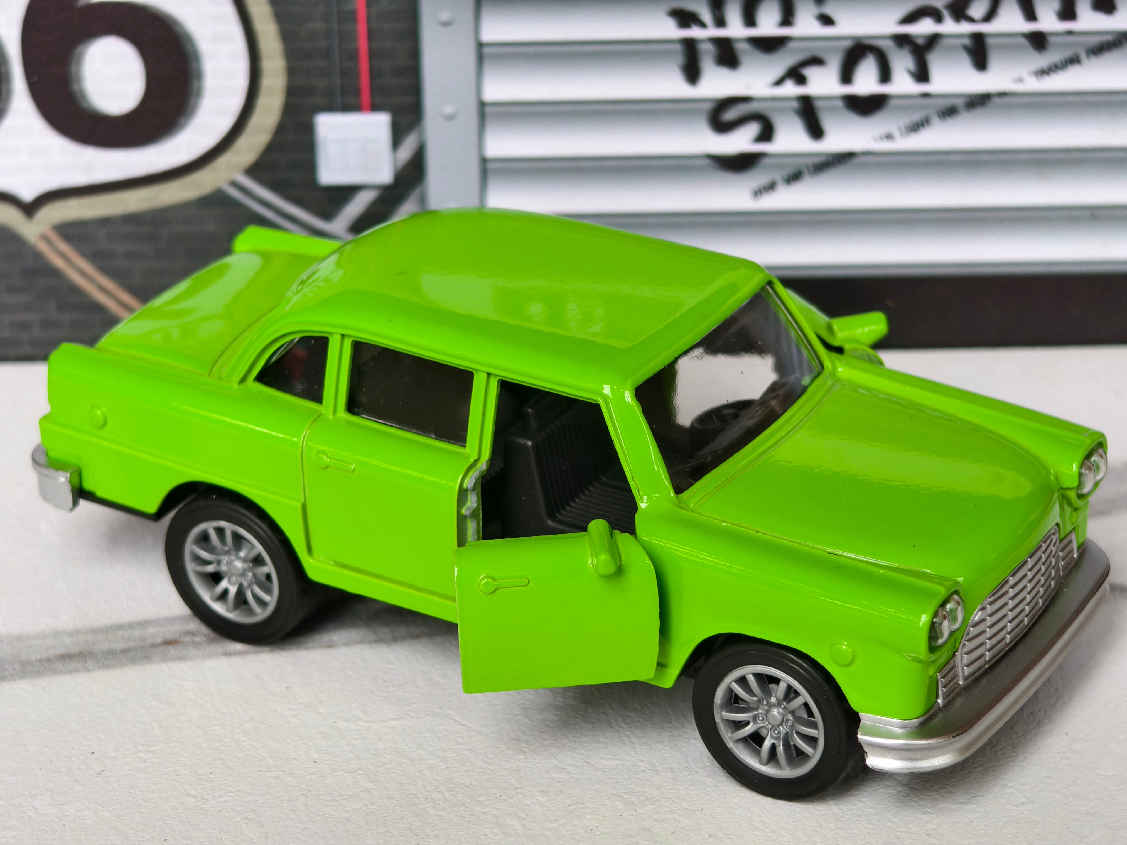Checker Marathon 1:36 Scale Vintage Car