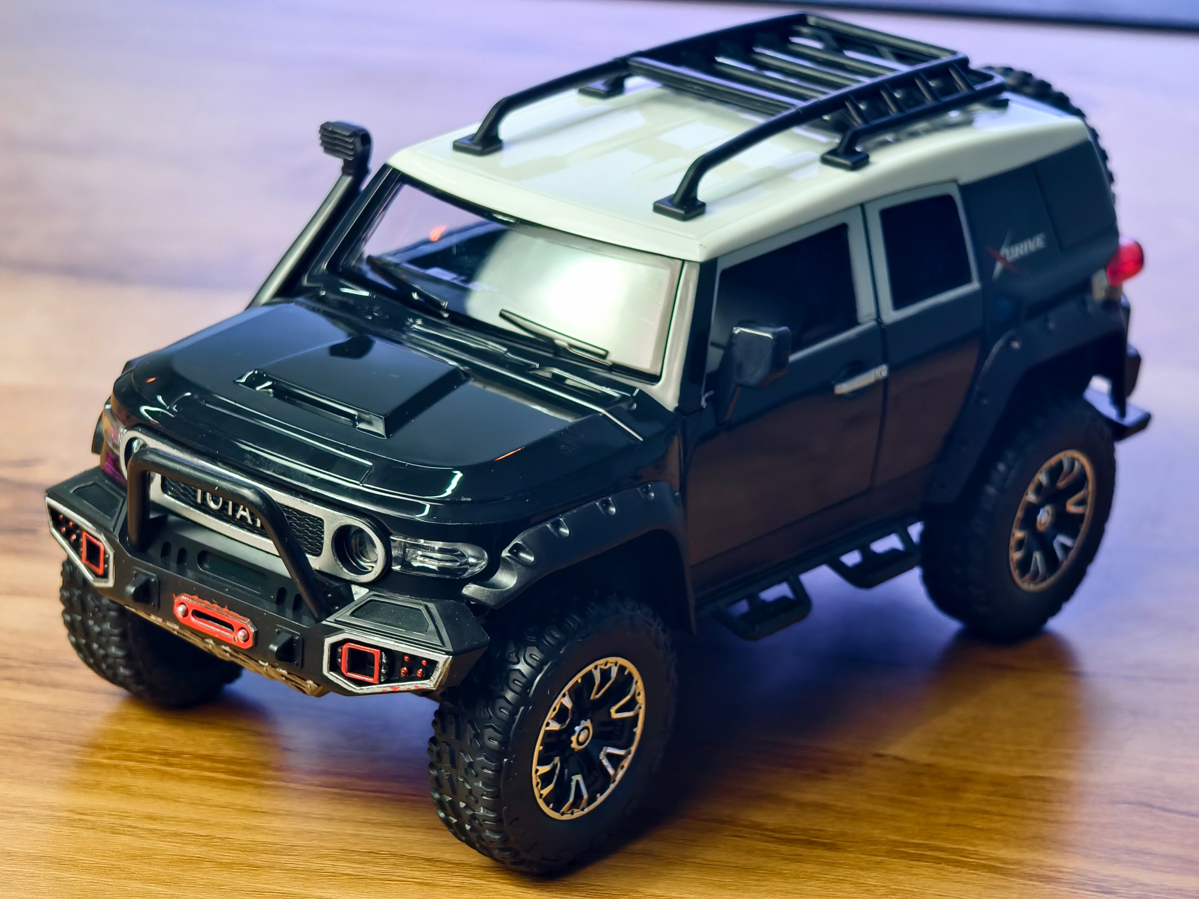 Toyota FJ Cruiser 1:24 Scale Premium Detailing