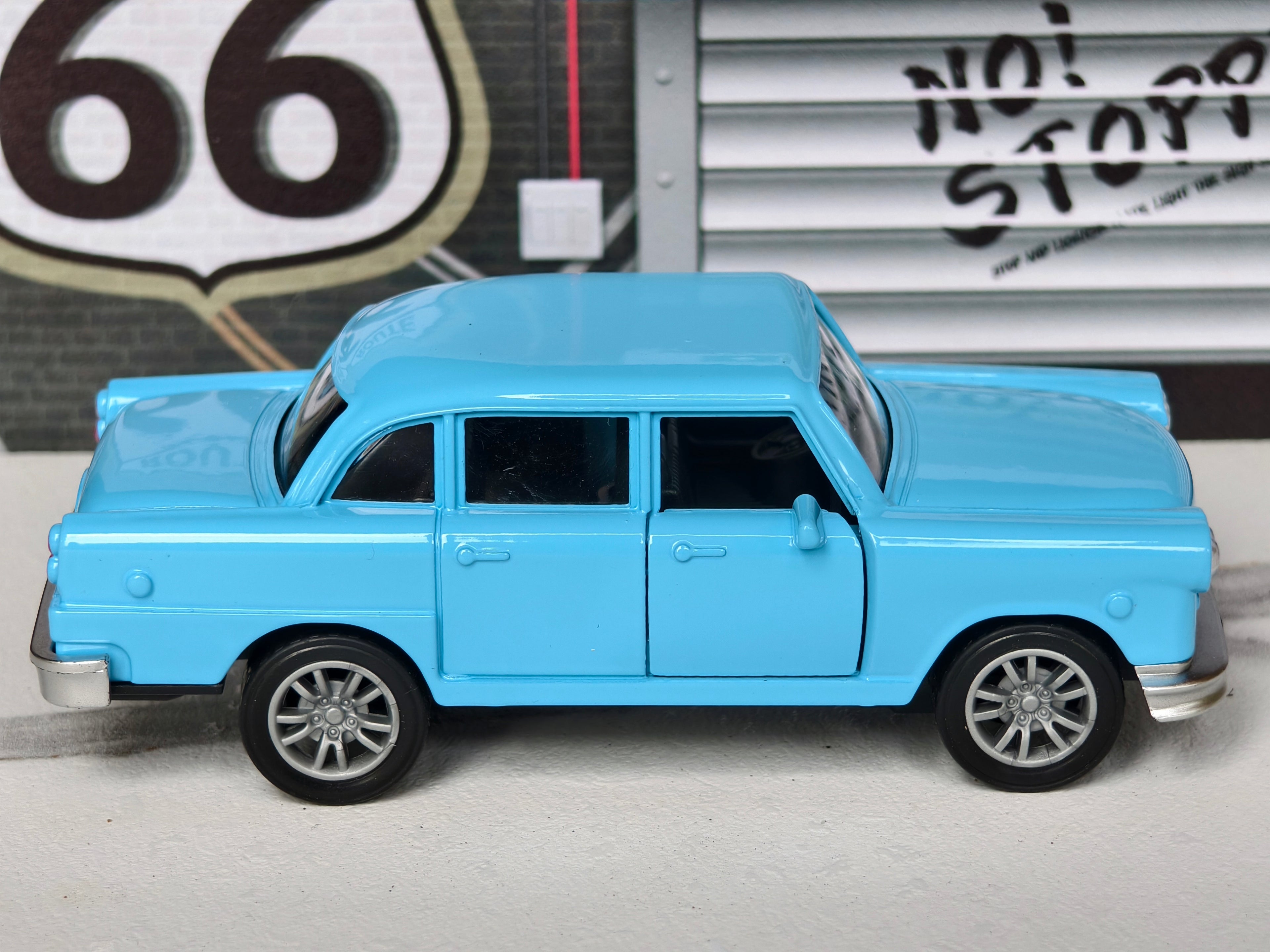 Checker Marathon 1:36 Scale Vintage Car