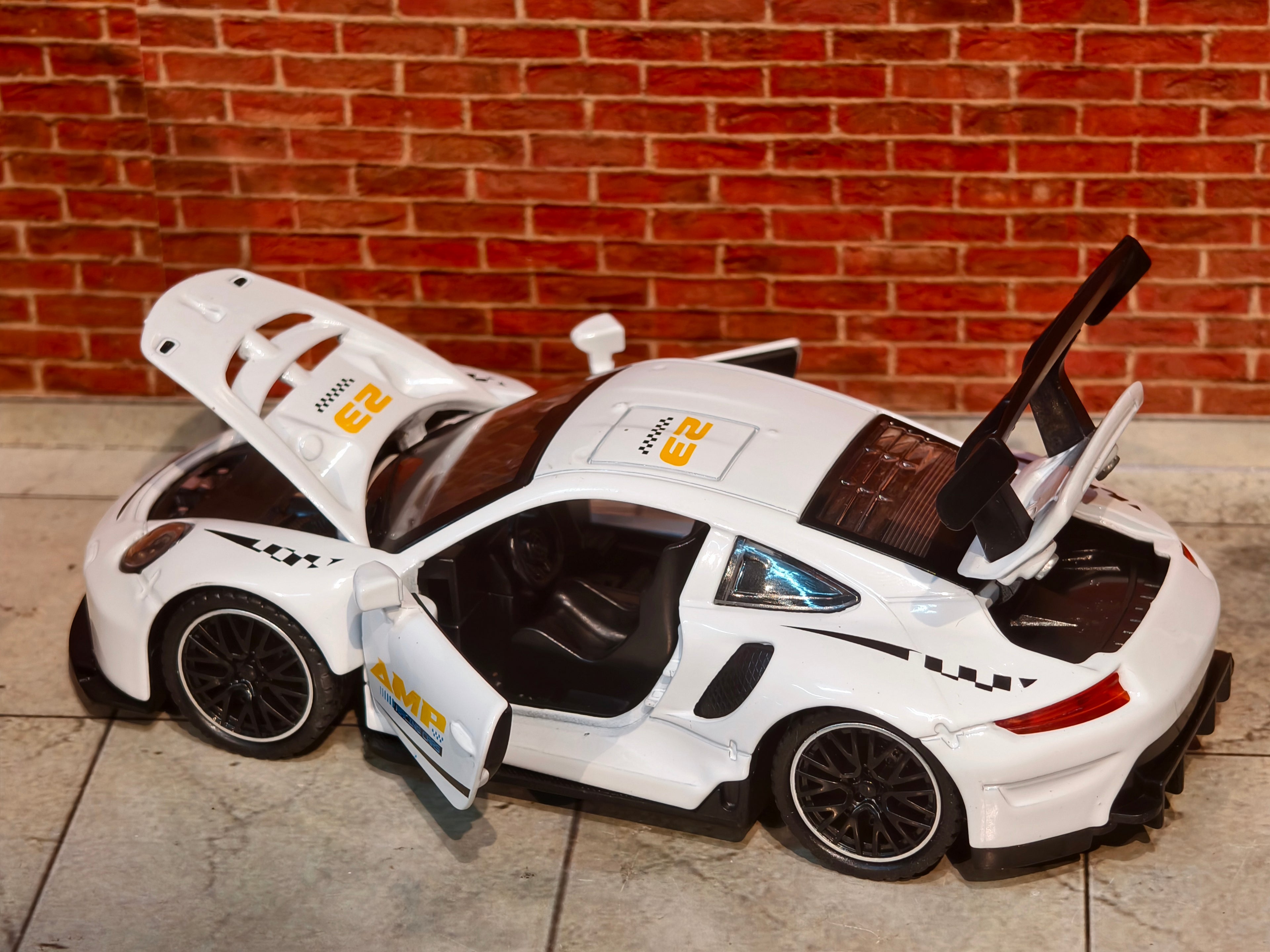 Porsche 911 GT3 RS 1:32 Scale Premium Detailing