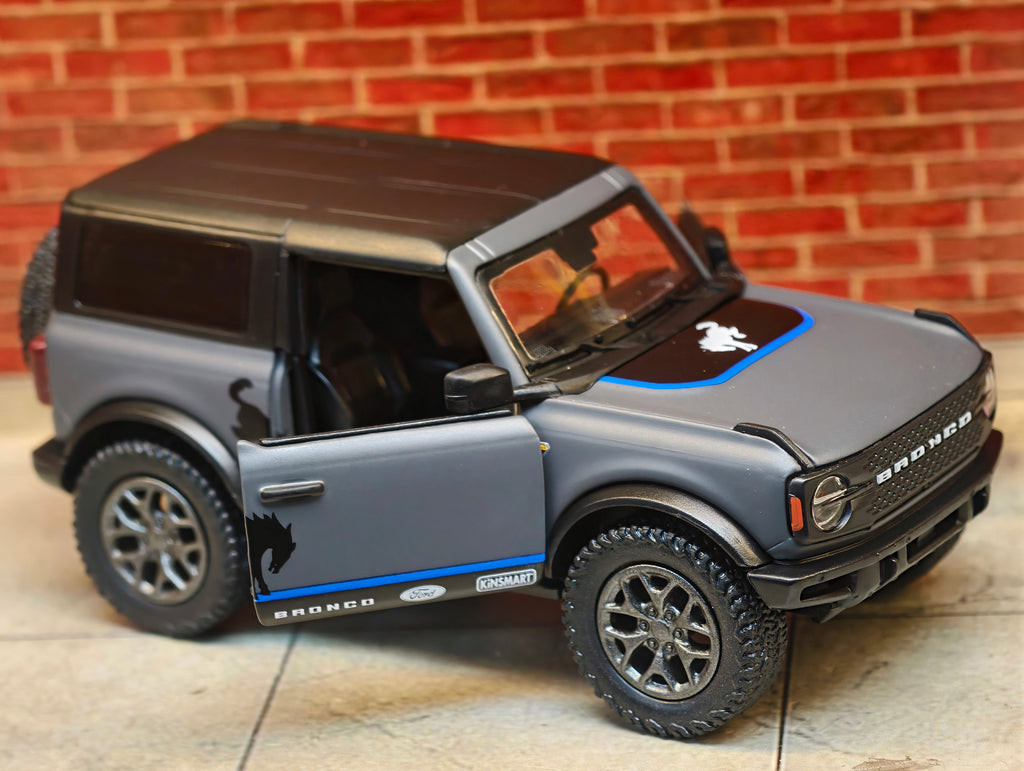 Kinsmart Official Licensed  2022 Ford Bronco 1:38 Scale