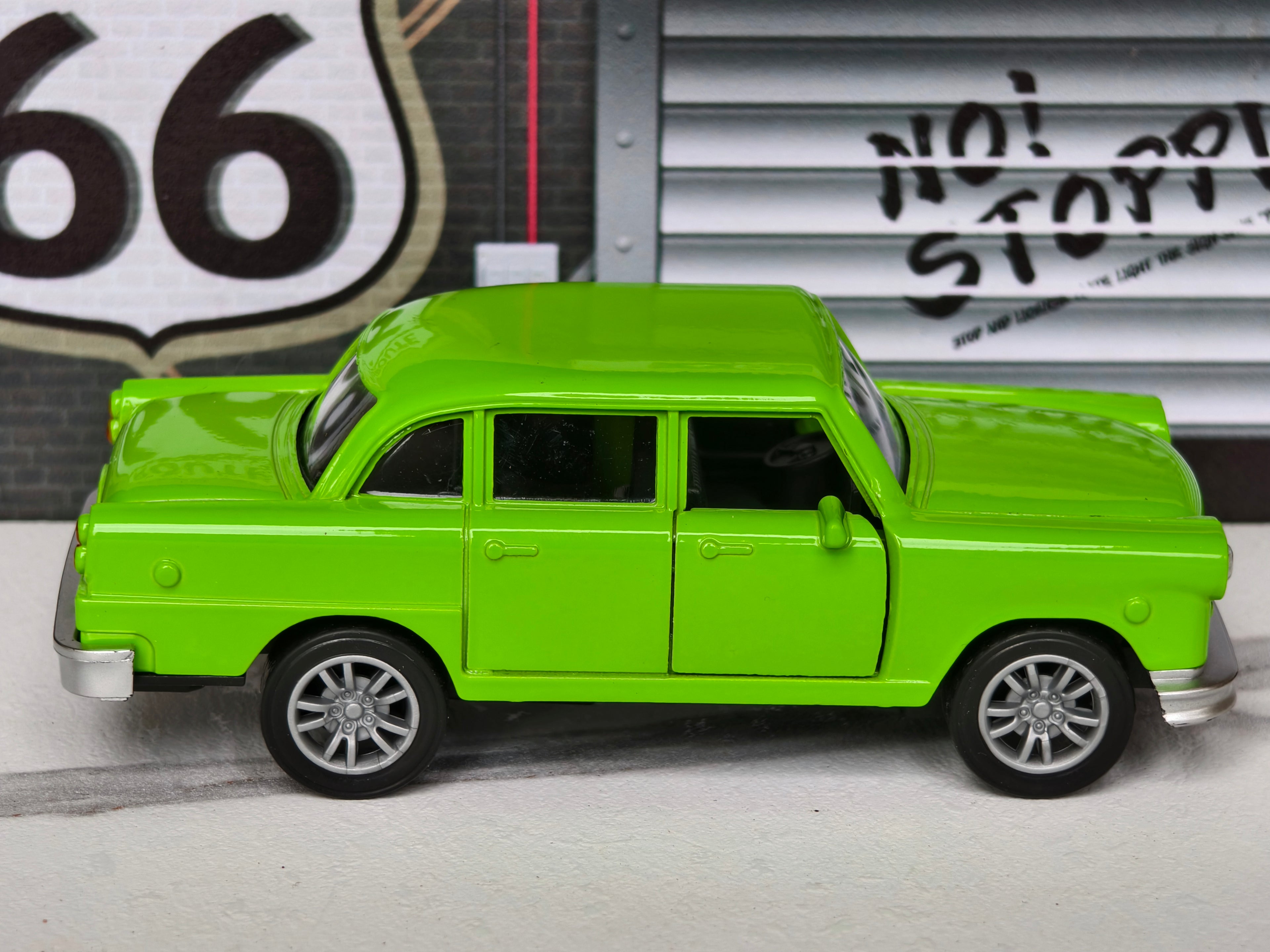 Checker Marathon 1:36 Scale Vintage Car