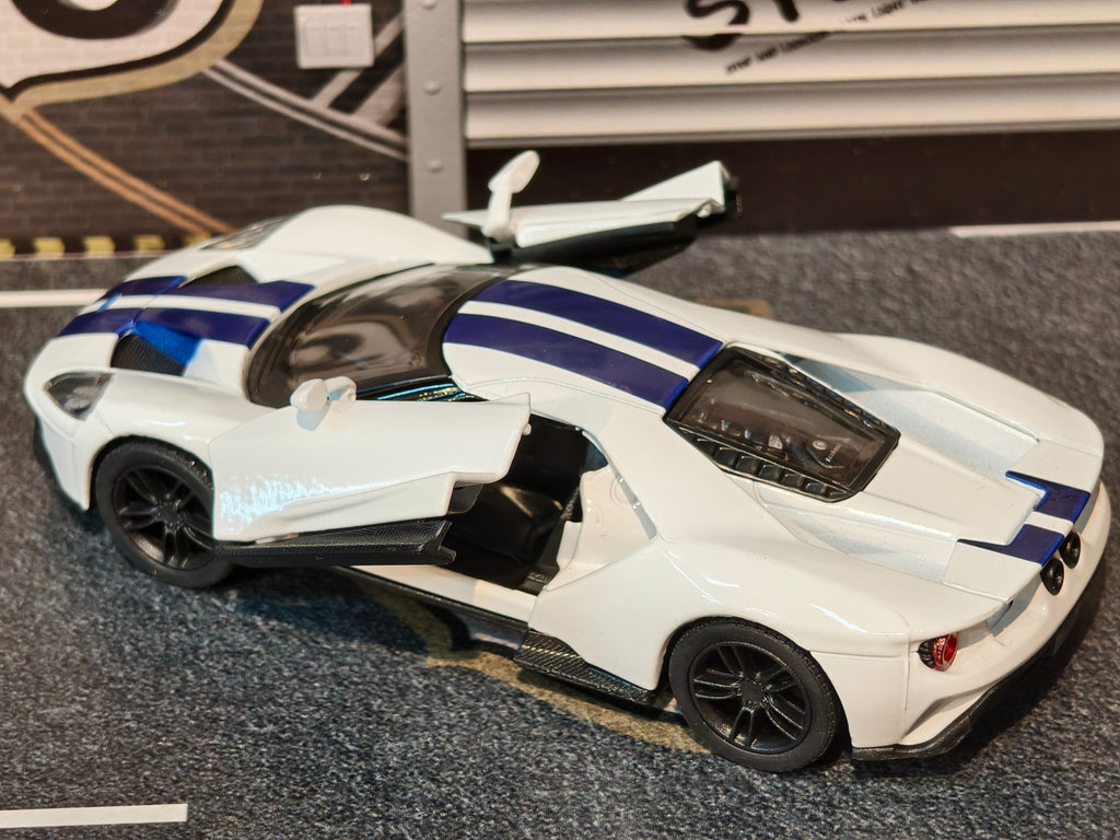 KINSMART OFFICIAL LICENSED 2017 FORD GT KT5391 1:38 Scale