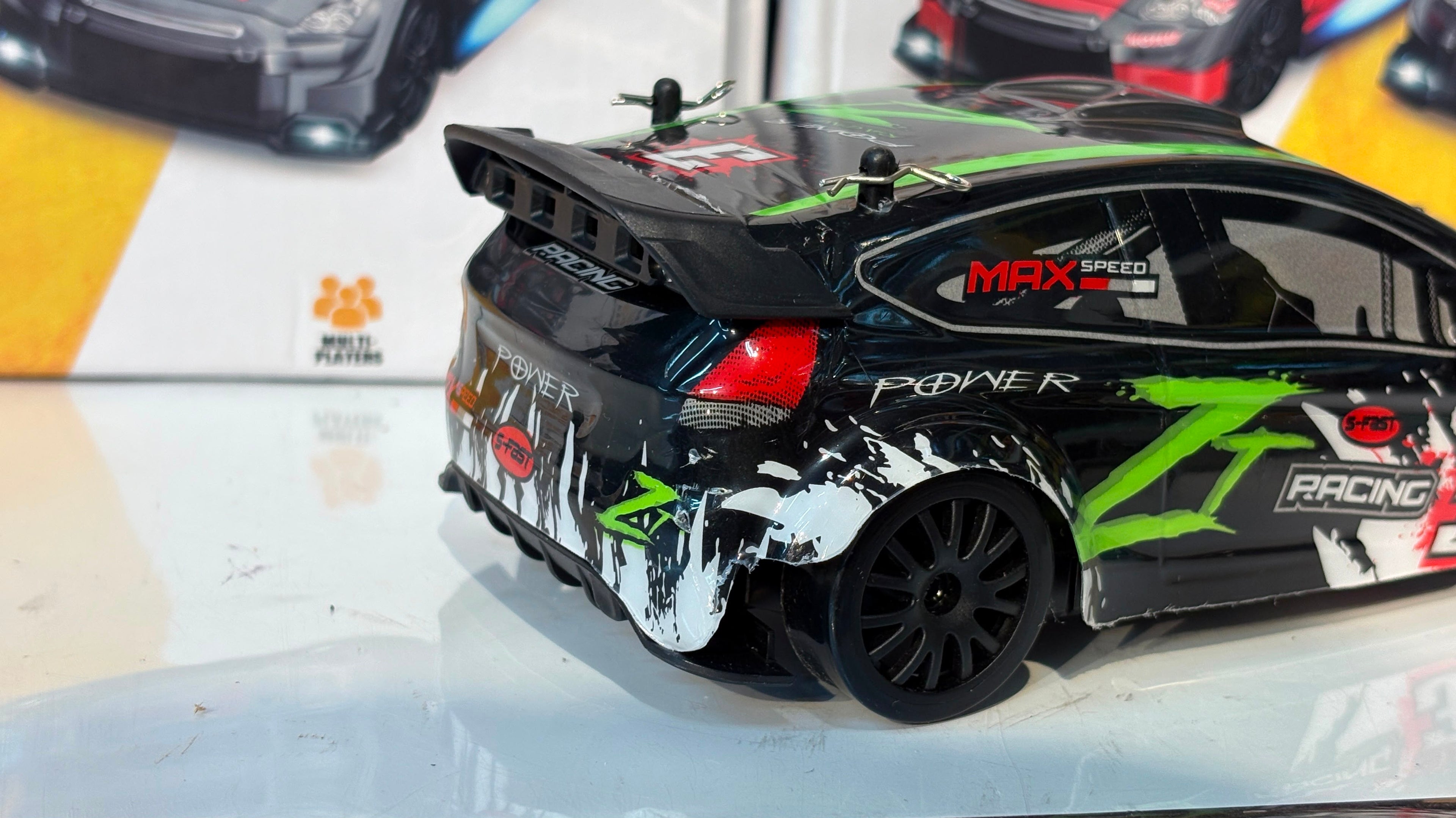 4WD Drift RC 20 Kmph 1:24 Scale with Proportional Acceleration and Speed Adjustments