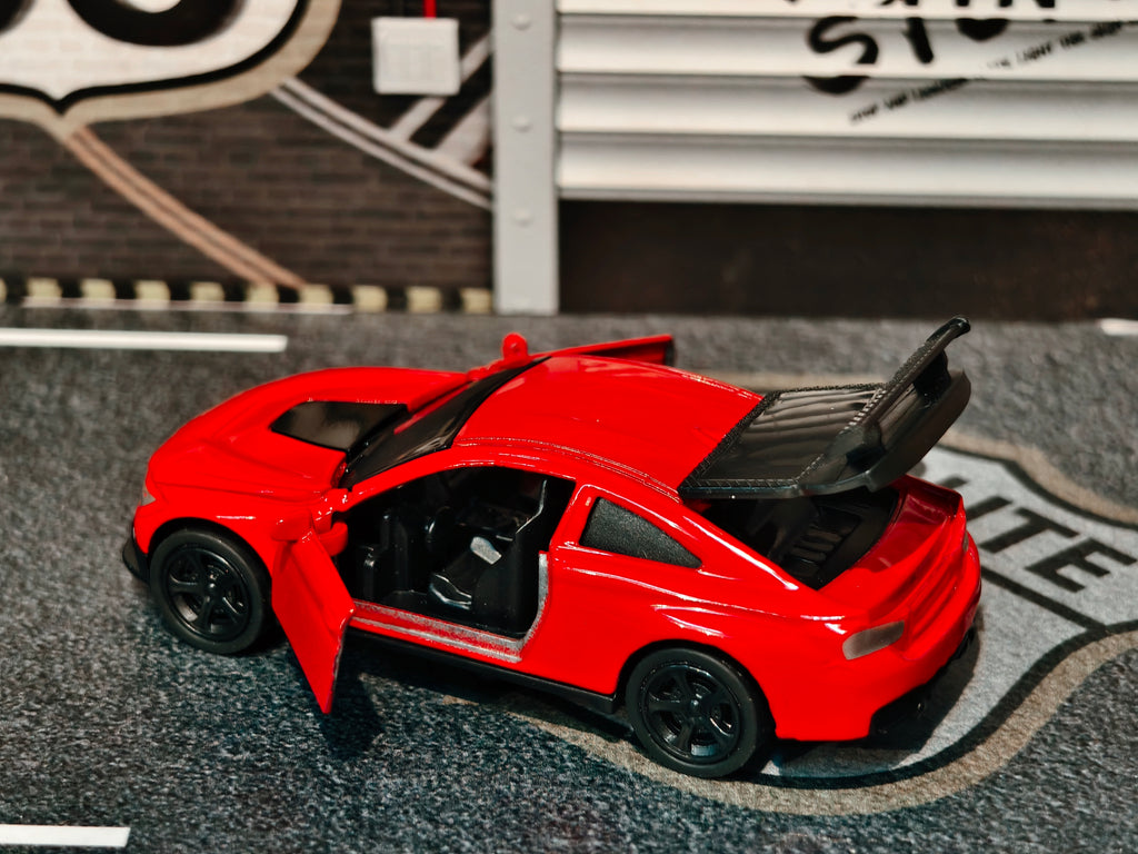 BMW M4 F82 Generation 1:64 Scale Premium Detailing