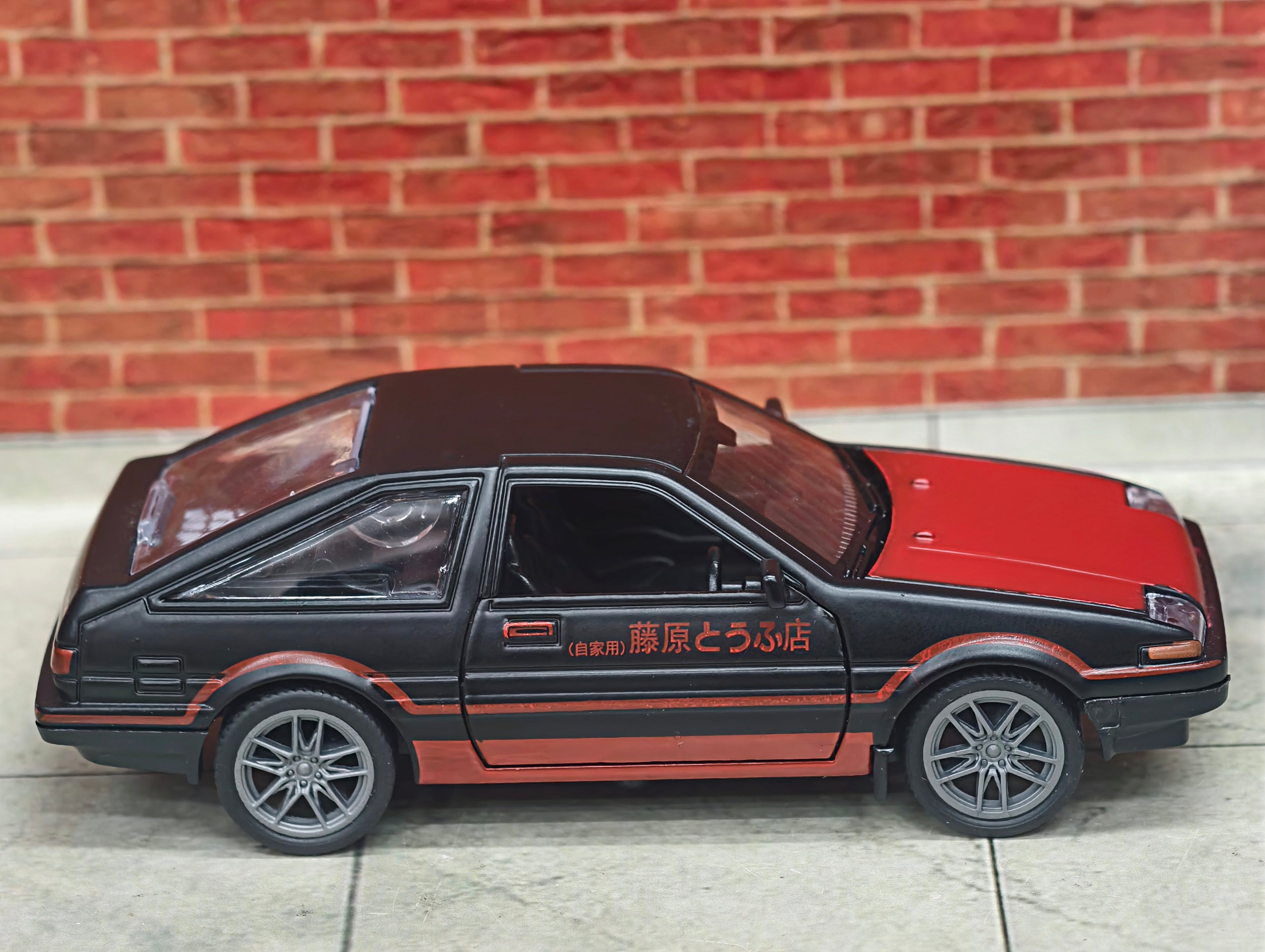 Toyota Trueno AE86 1:36 Scale