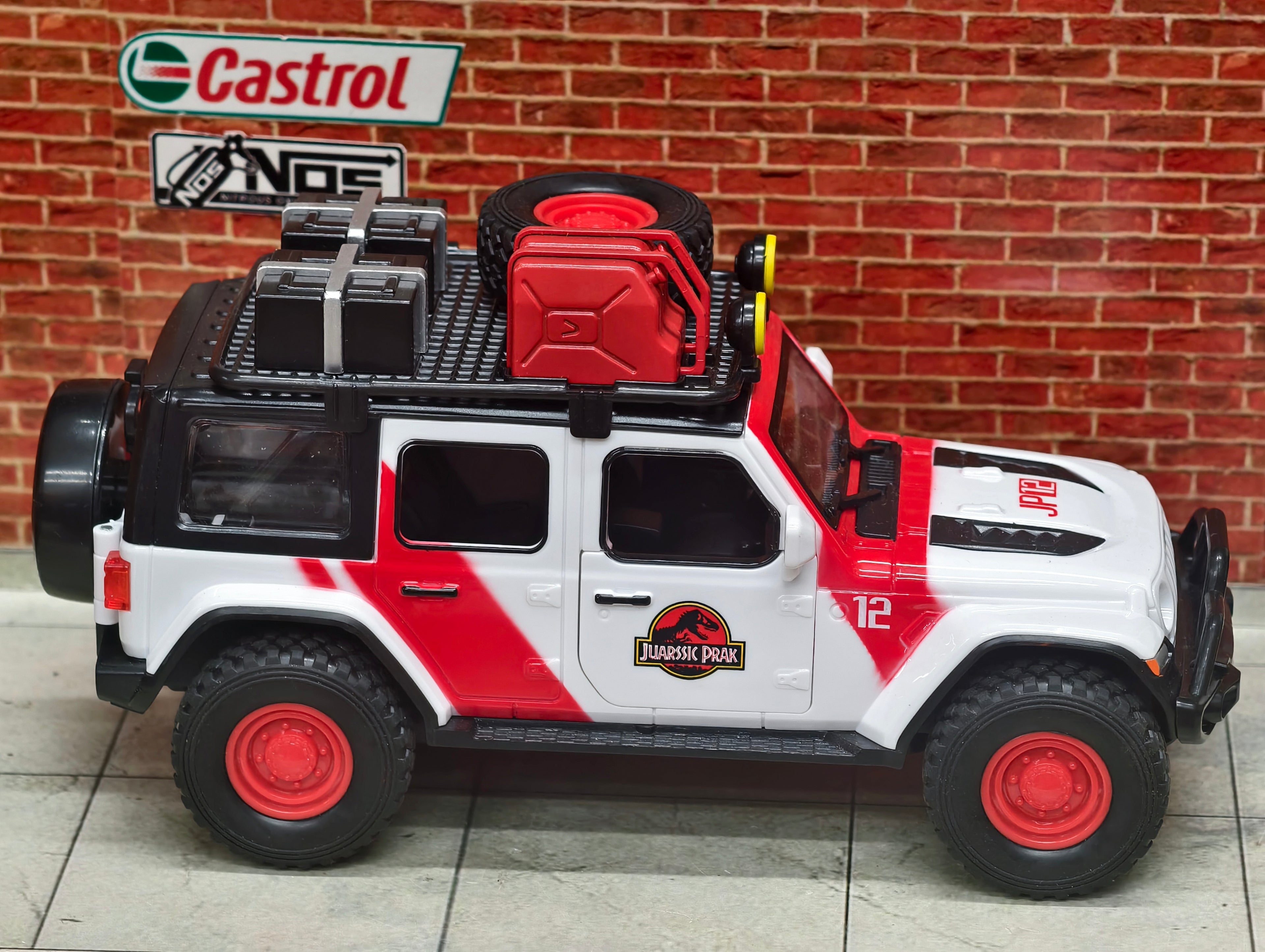Jeep Wrangler Rubicon Jurassic Park Edition 1:24 Premium Detailing ABS Model