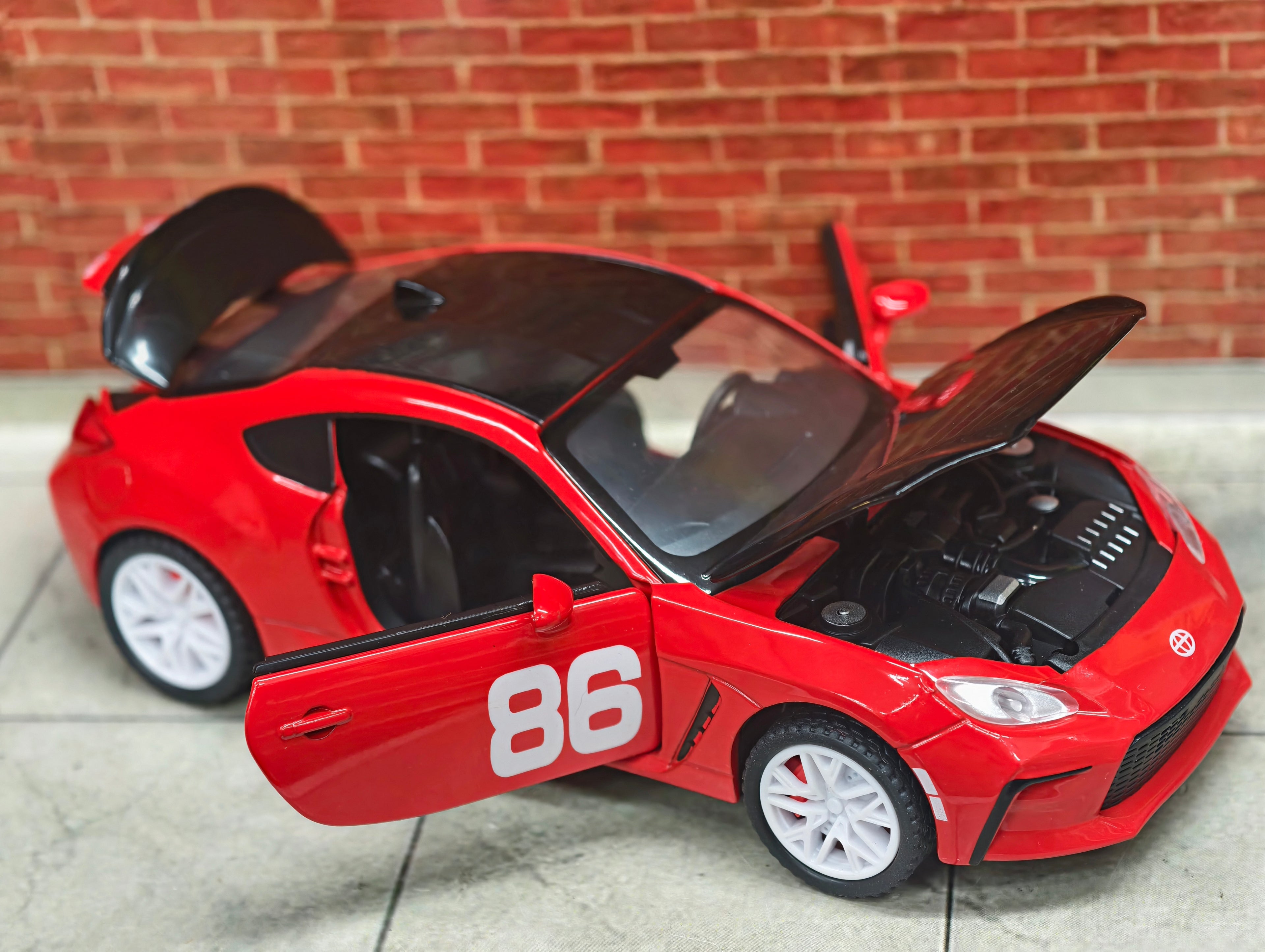 Toyota GR86 1:32 Scale Premium Detailing