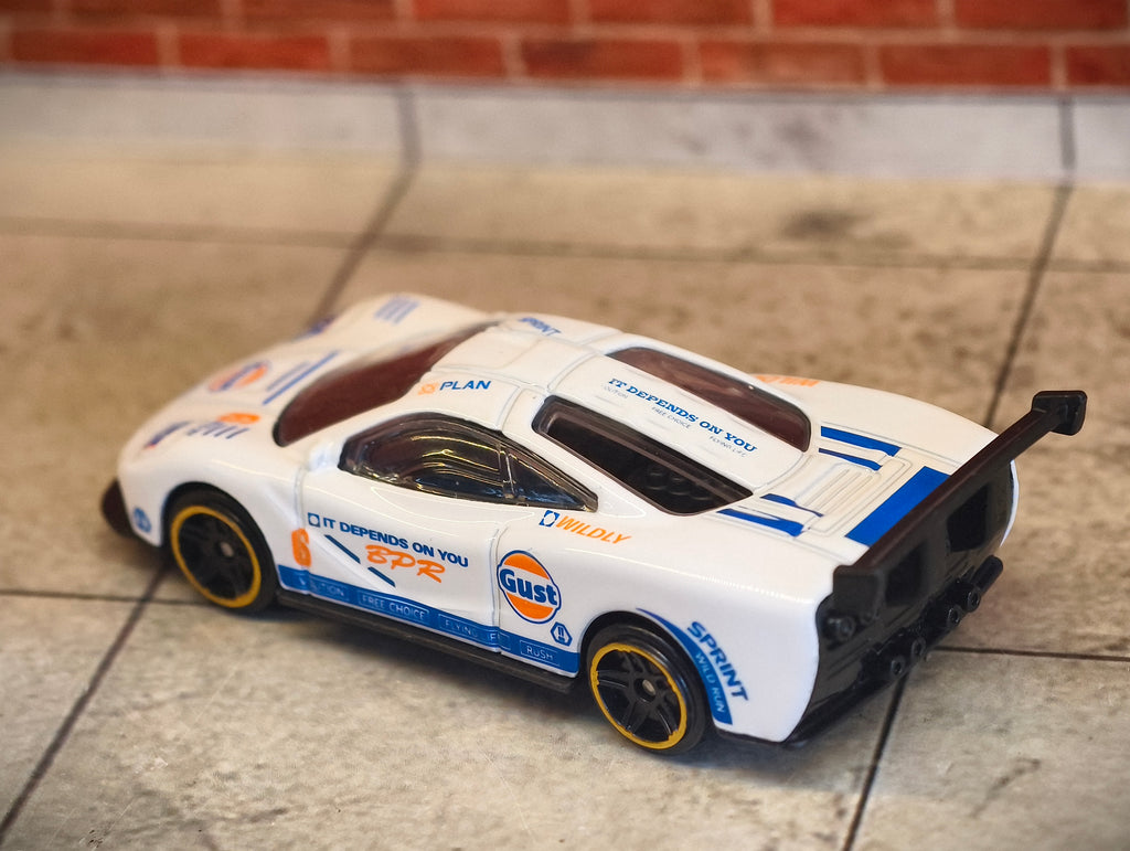 McLaren F1 GTR 1:64 Scale