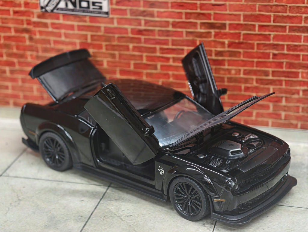 Dodge Challenger SRT 1:32 Scale