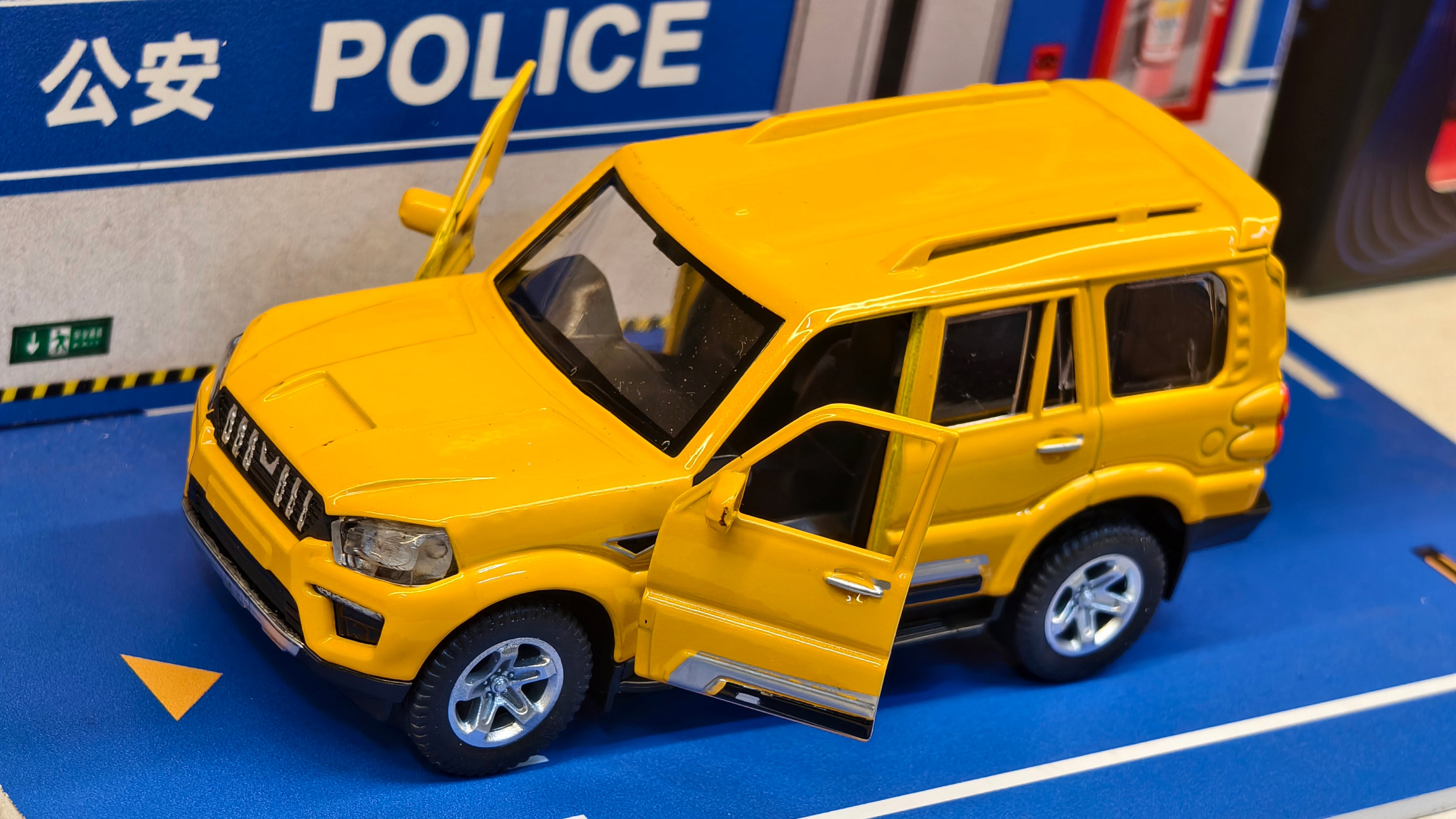 Mahindra Scorpio 1:36 Scale