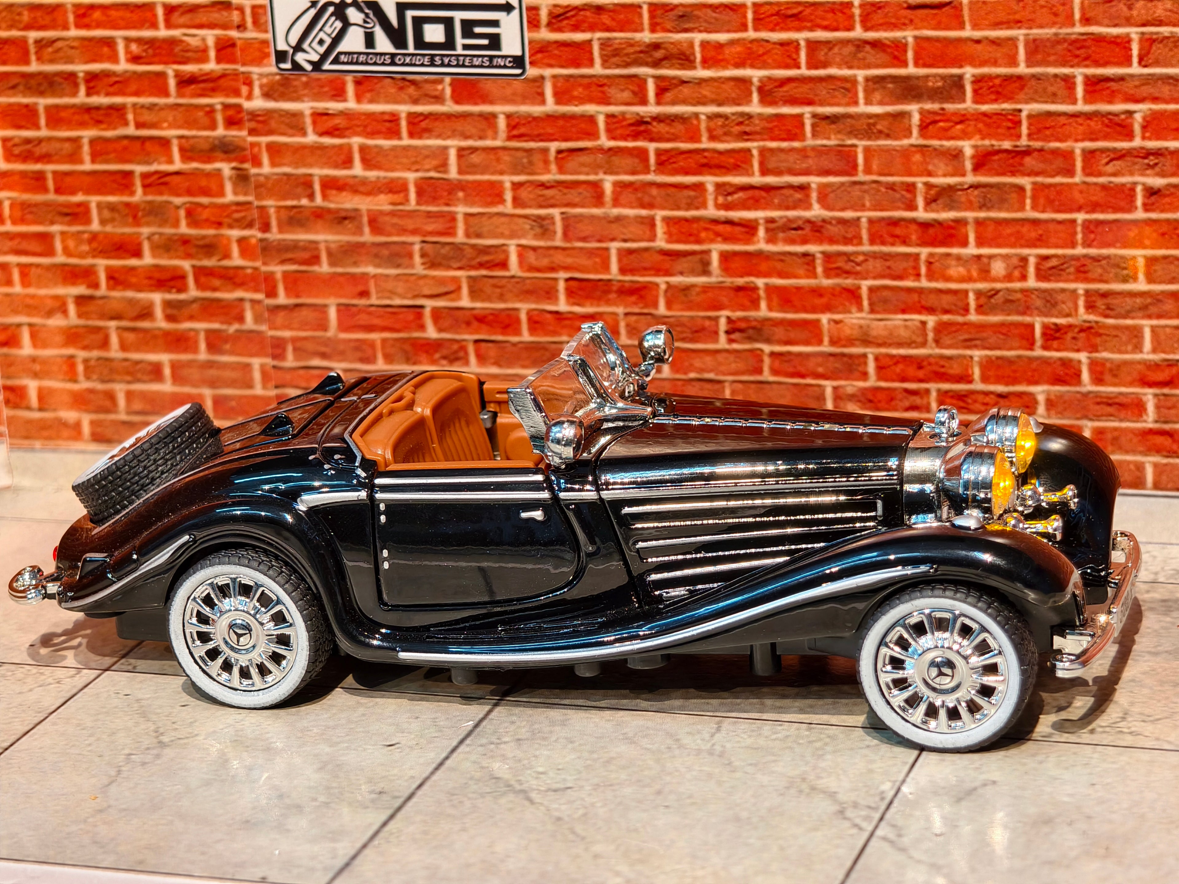 Mercedes-Benz 500K Special Roadster from the 1930s 1:32 Scale