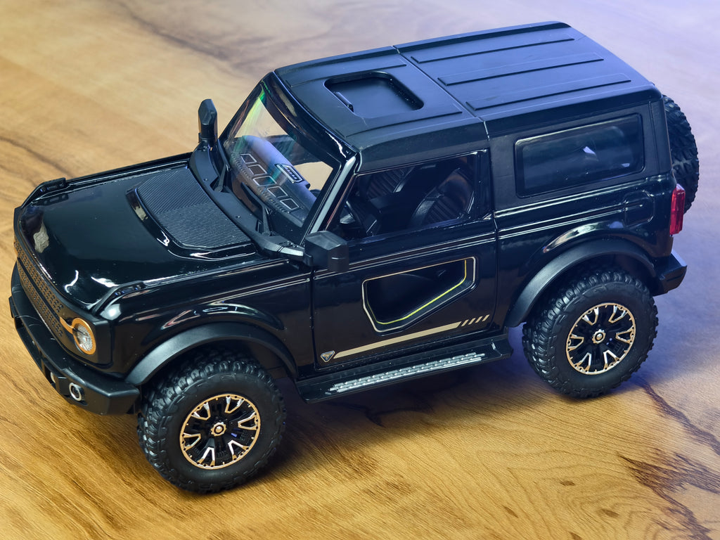 Ford Bronco 1:24 Scale Premium Detailing