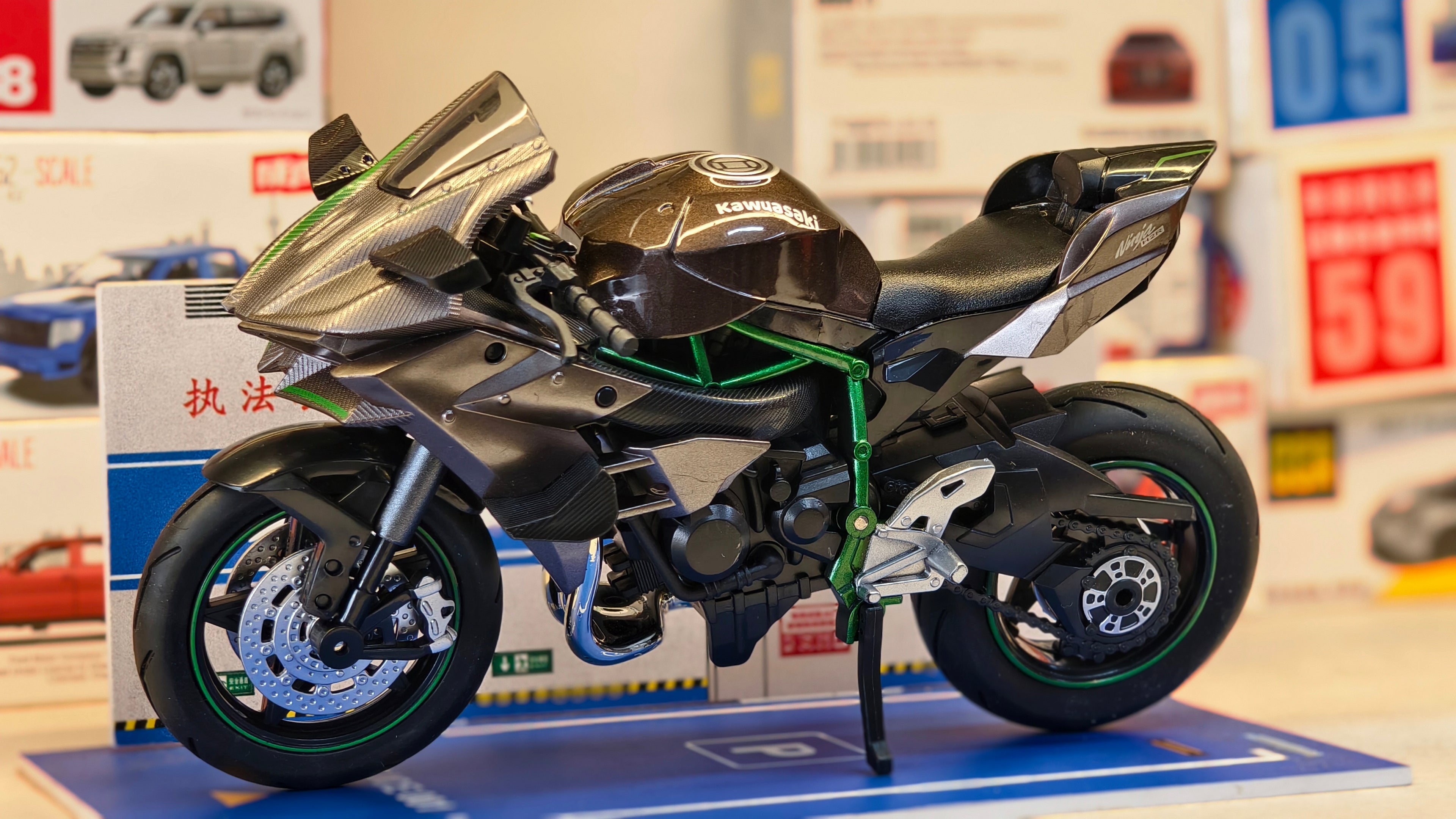 Kawasaki Ninja H2R 1:9 Scale